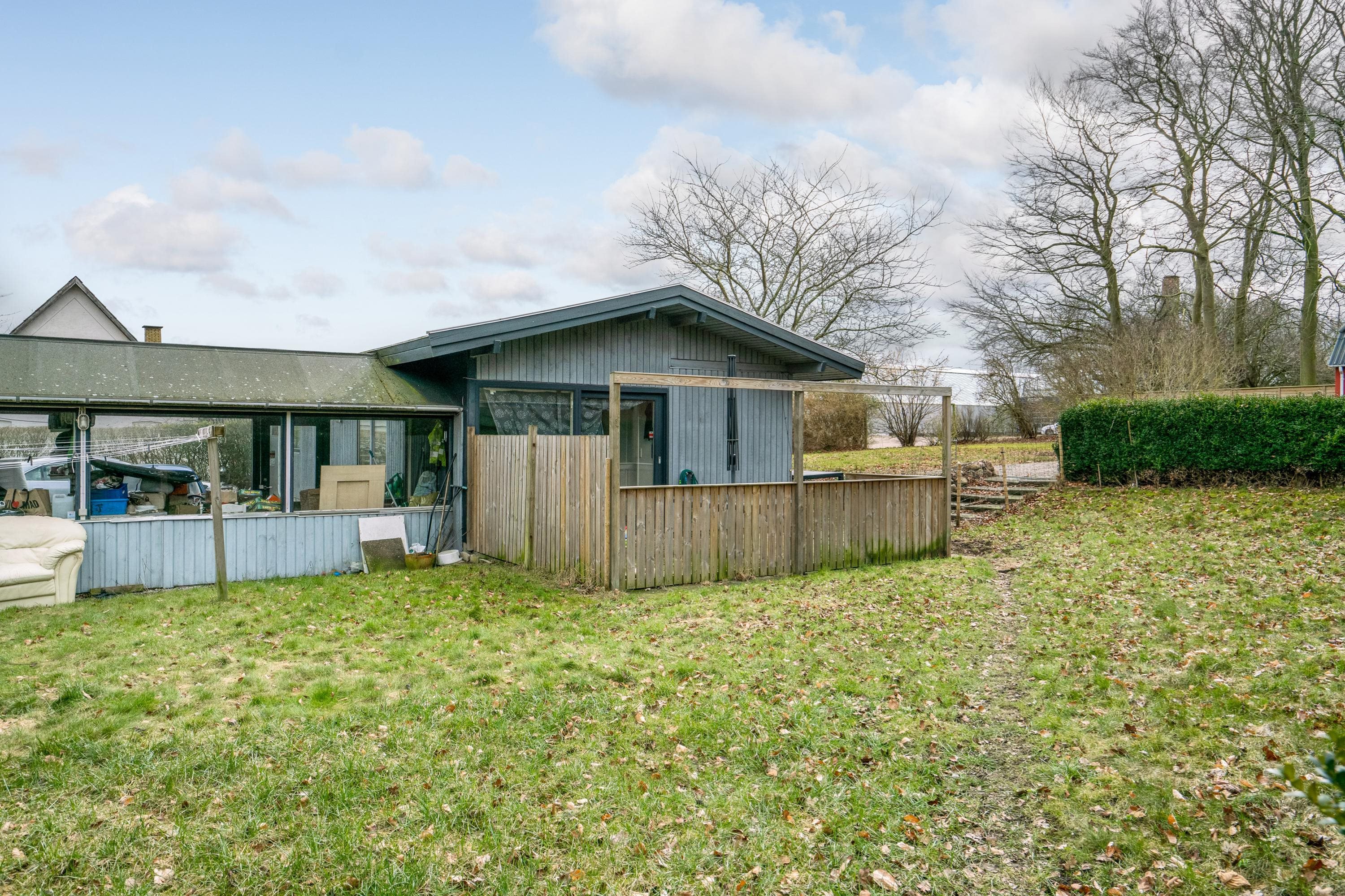 Fremhævet set fra haven billede i fuldskærmstilstand. Billede af Uggerslevvej 35B, Uggerslev, 5450 Otterup