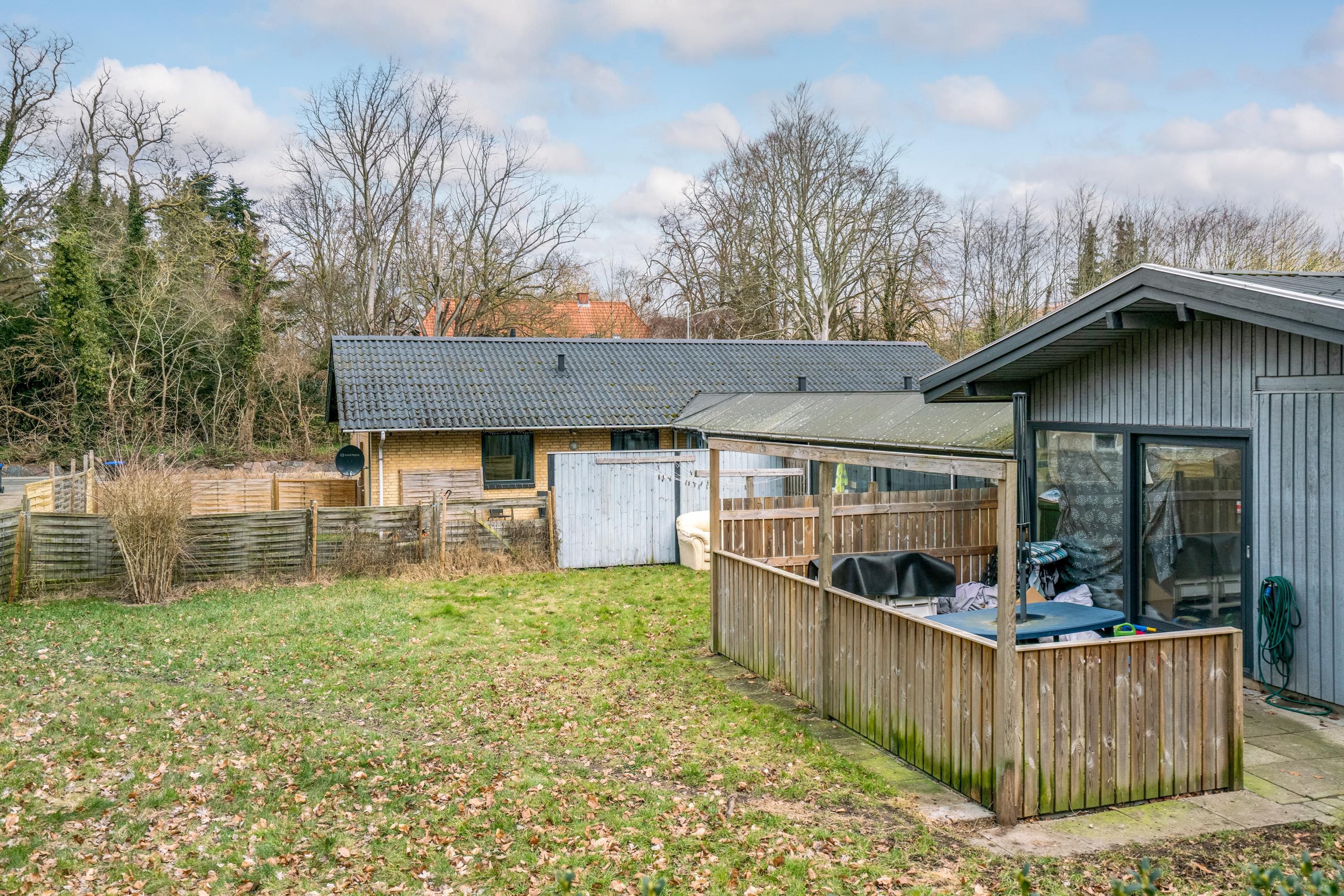 Fremhævet set fra haven billede i fuldskærmstilstand. Billede af Uggerslevvej 35B, Uggerslev, 5450 Otterup