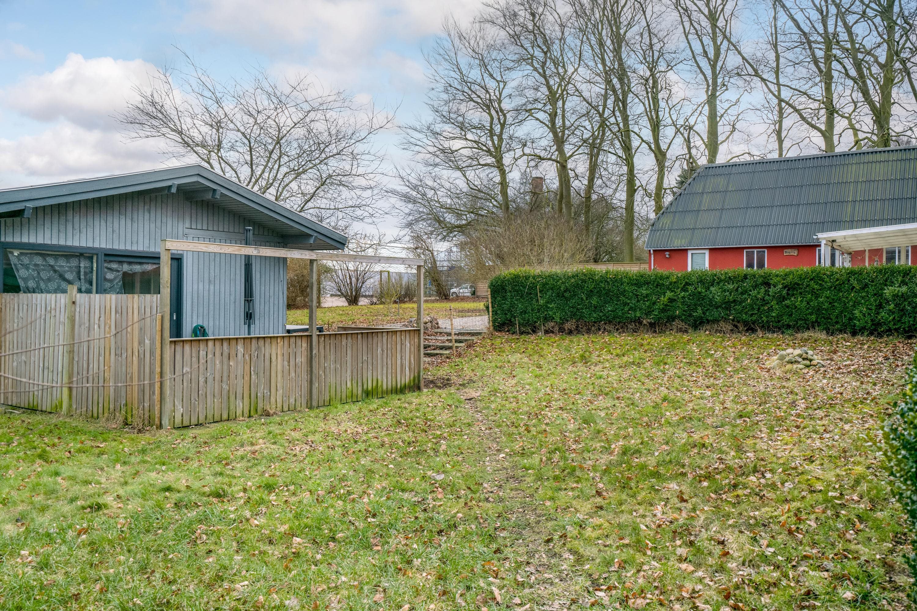 Fremhævet set fra haven billede i fuldskærmstilstand. Billede af Uggerslevvej 35B, Uggerslev, 5450 Otterup