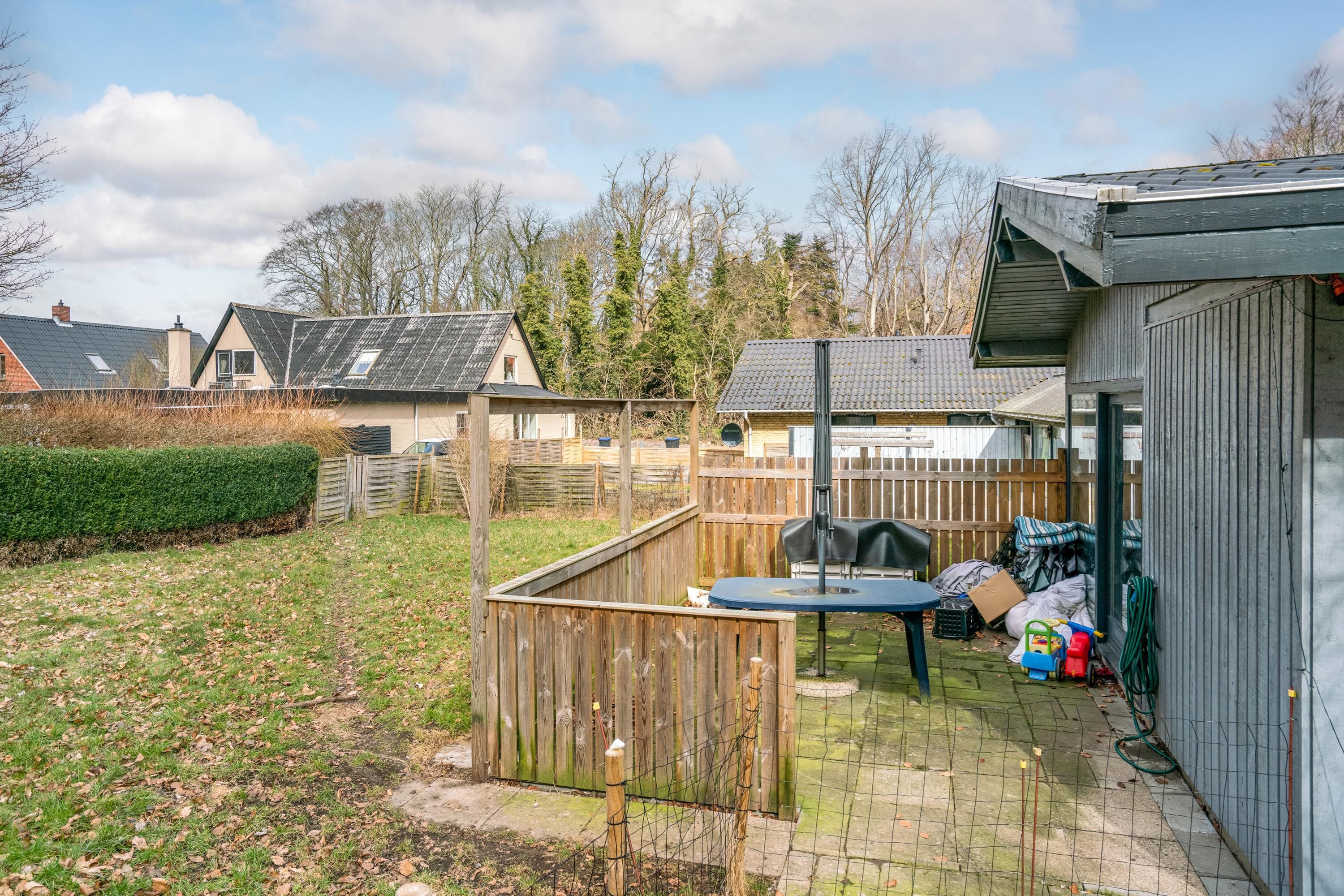 Fremhævet set fra haven billede i fuldskærmstilstand. Billede af Uggerslevvej 35B, Uggerslev, 5450 Otterup