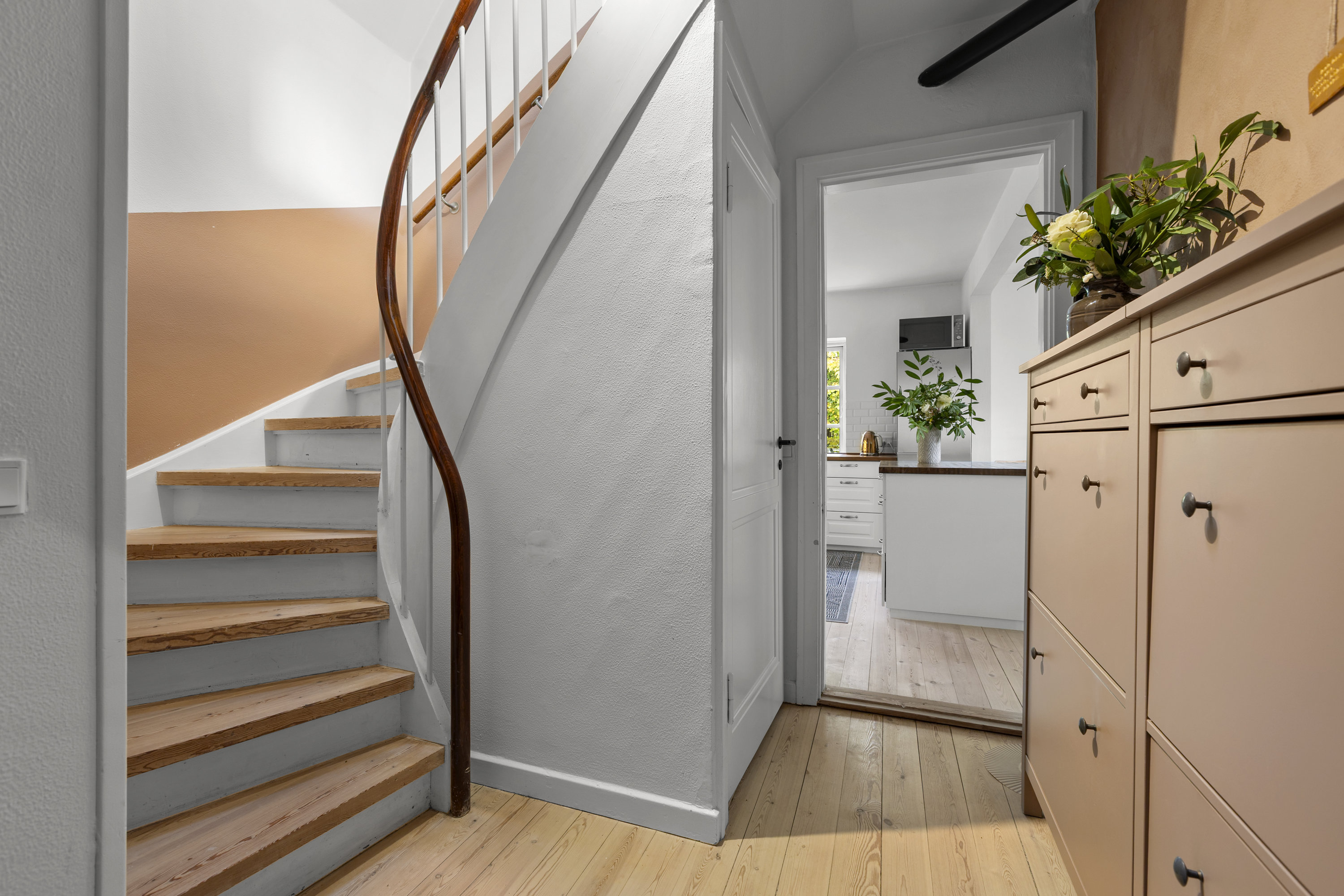 Fremhævet entré billede i fuldskærmstilstand. Billede af Rønnebærvej 6, 4293 Dianalund