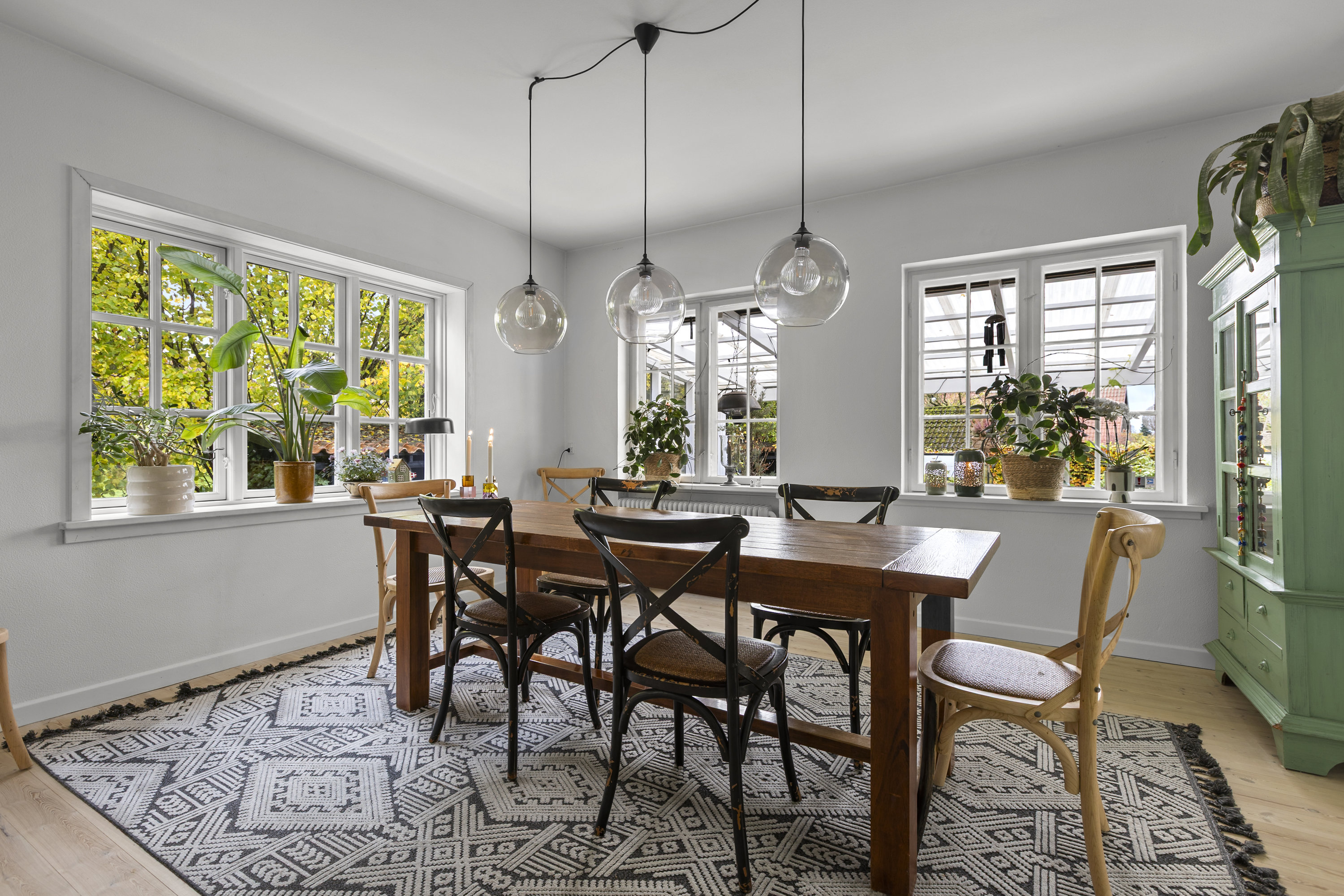 Fremhævet stue billede i fuldskærmstilstand. Billede af Rønnebærvej 6, 4293 Dianalund