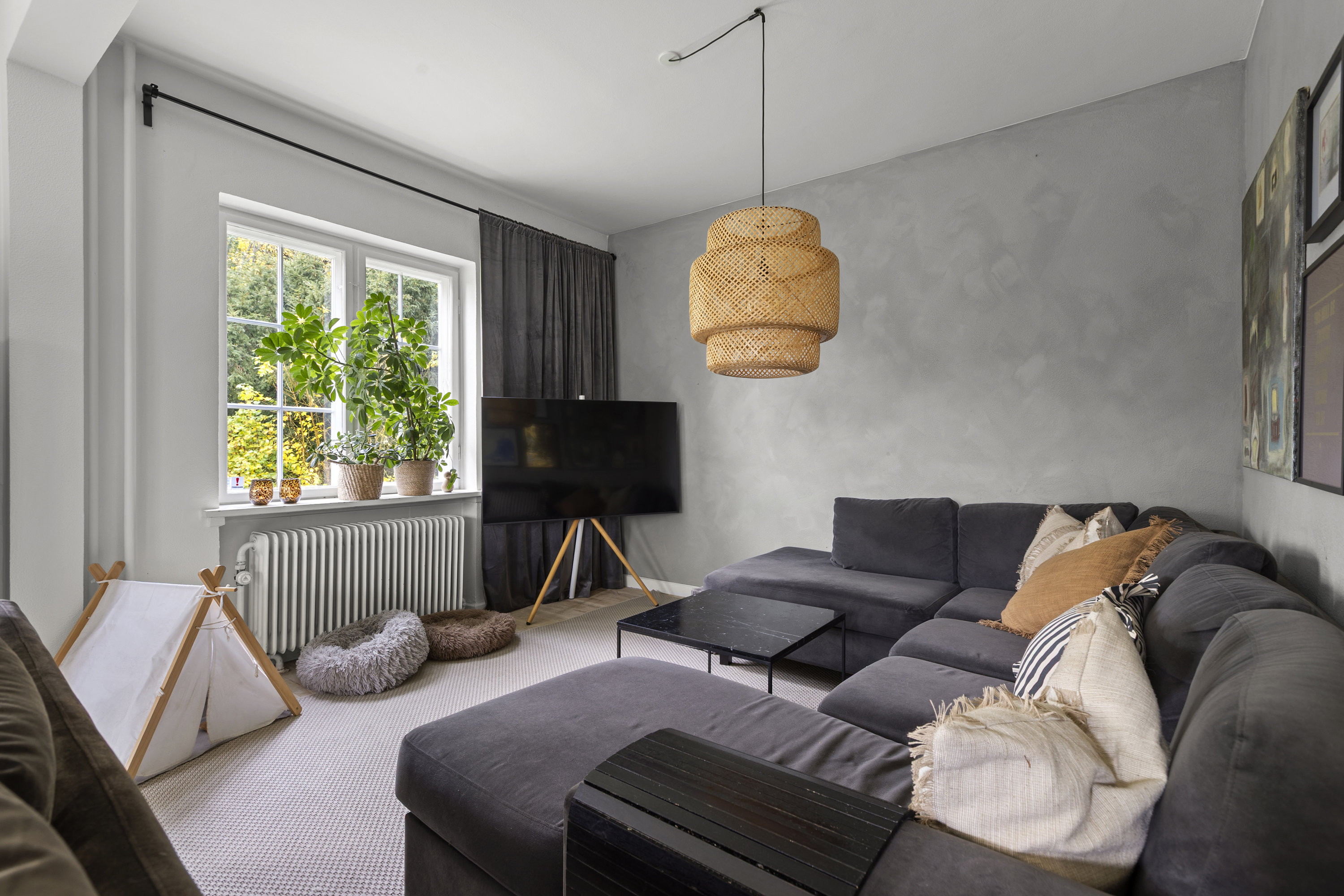 Fremhævet stue billede i fuldskærmstilstand. Billede af Rønnebærvej 6, 4293 Dianalund