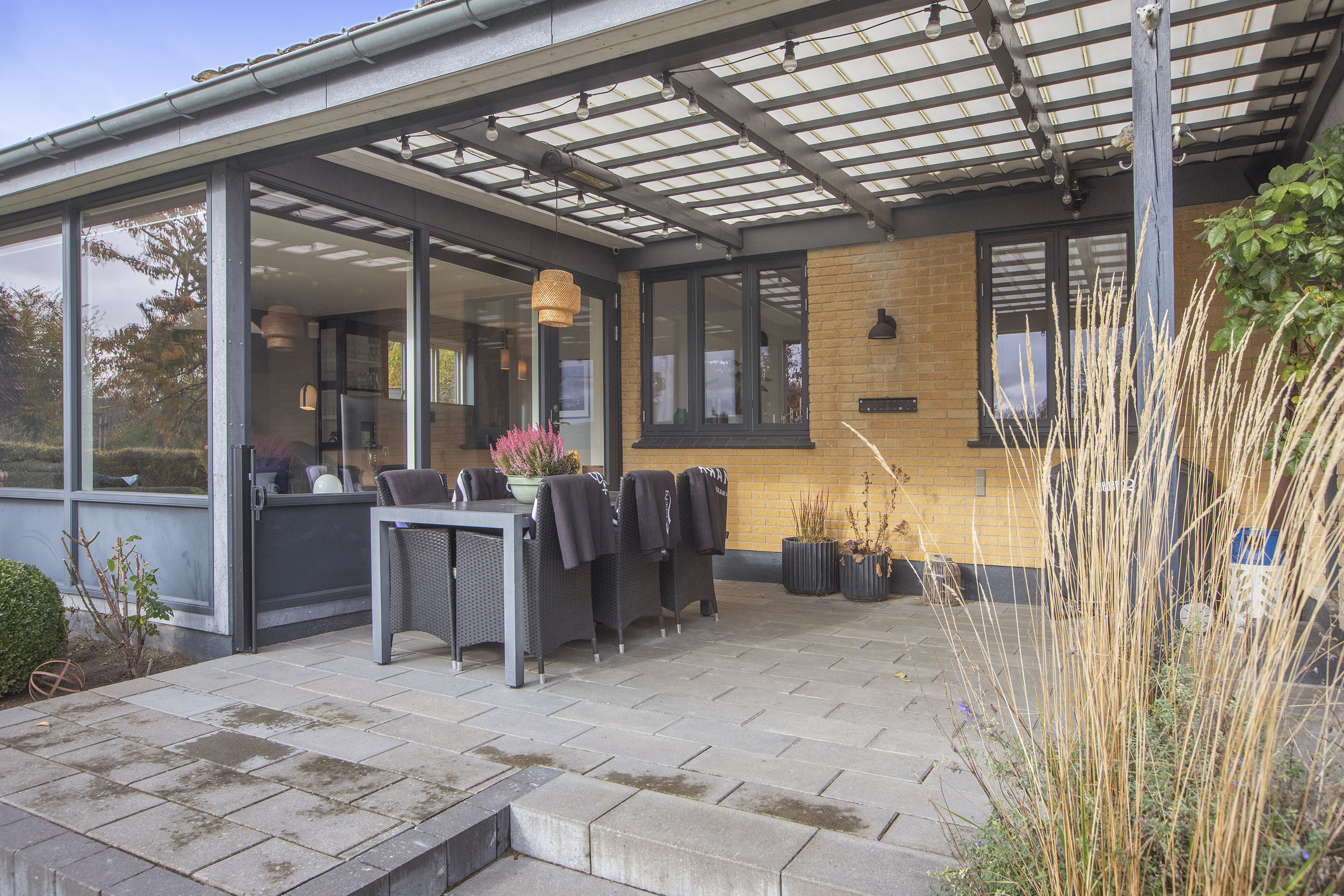 Fremhævet terrasse billede i fuldskærmstilstand. Billede af Ellekildevej 29, 2740 Skovlunde