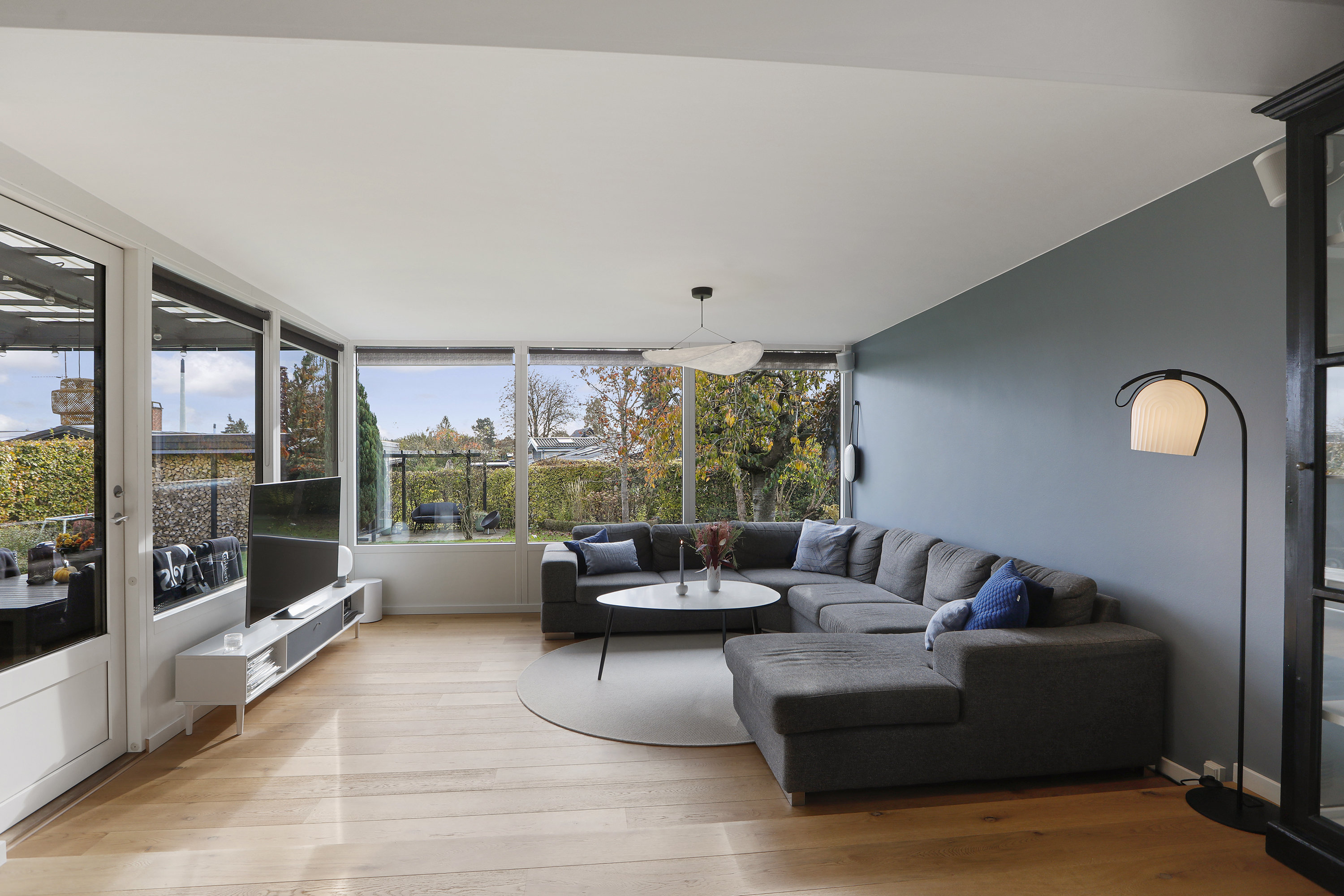 Fremhævet stue billede i fuldskærmstilstand. Billede af Ellekildevej 29, 2740 Skovlunde