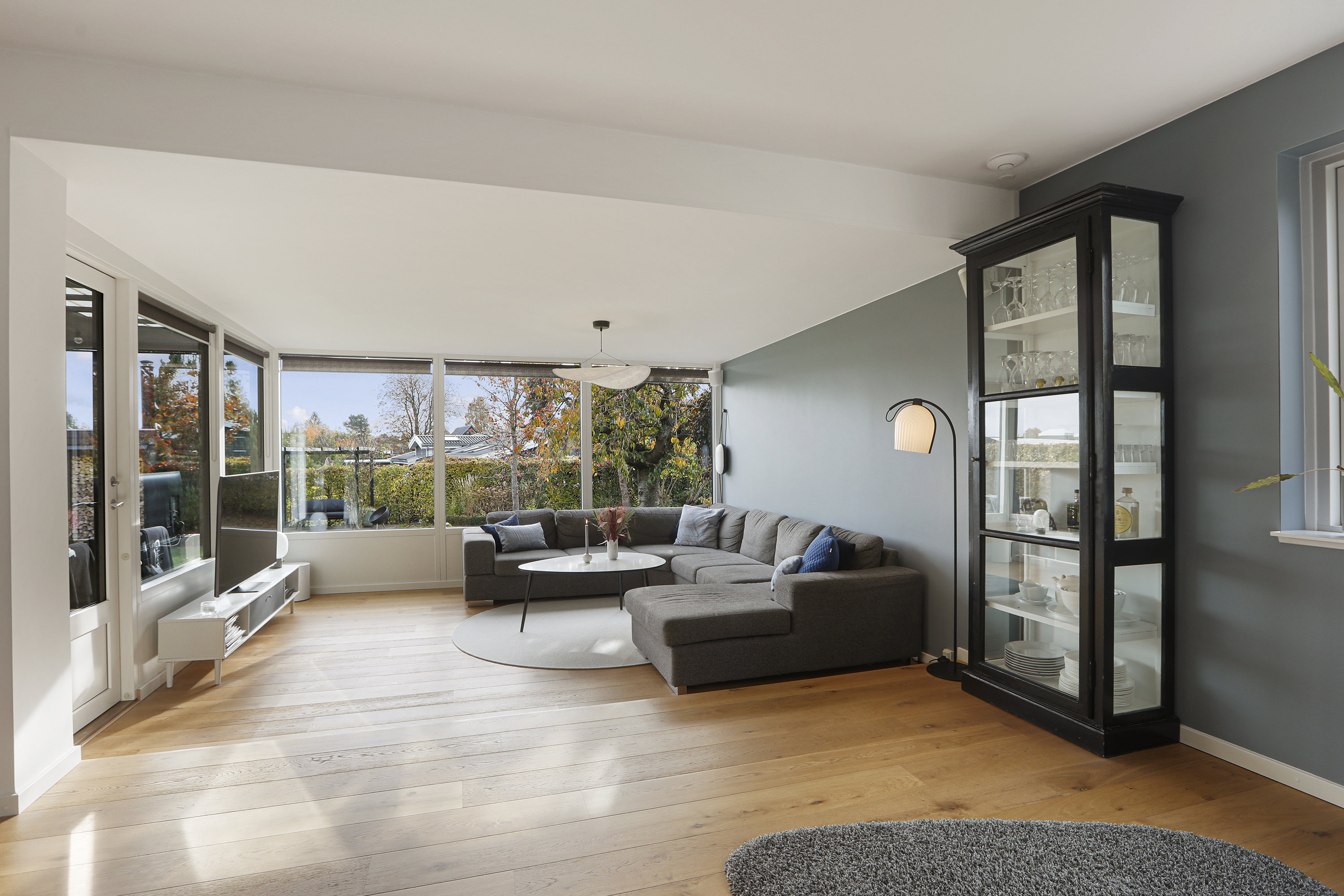 Fremhævet stue billede i fuldskærmstilstand. Billede af Ellekildevej 29, 2740 Skovlunde