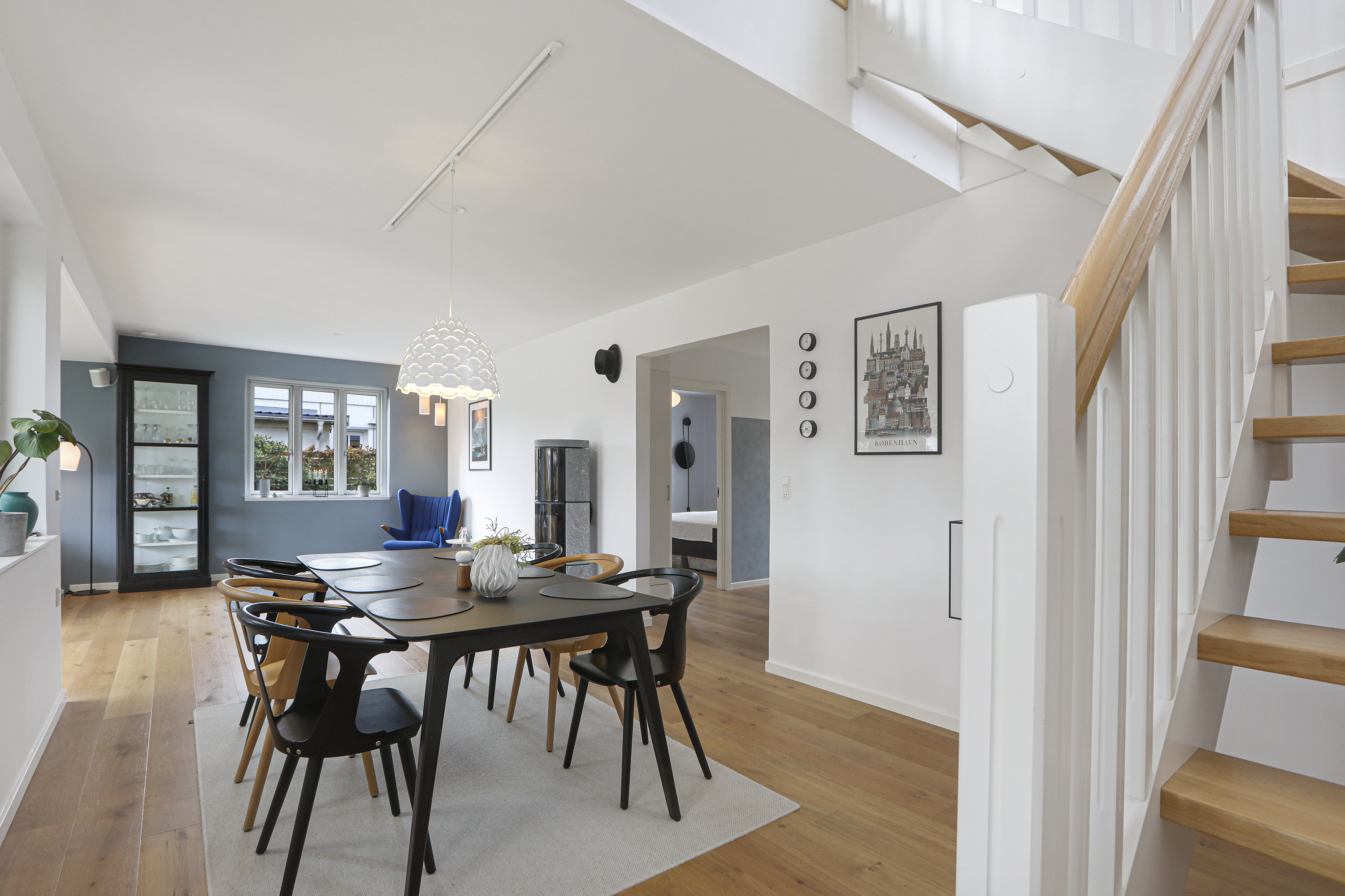 Fremhævet stue billede i fuldskærmstilstand. Billede af Ellekildevej 29, 2740 Skovlunde