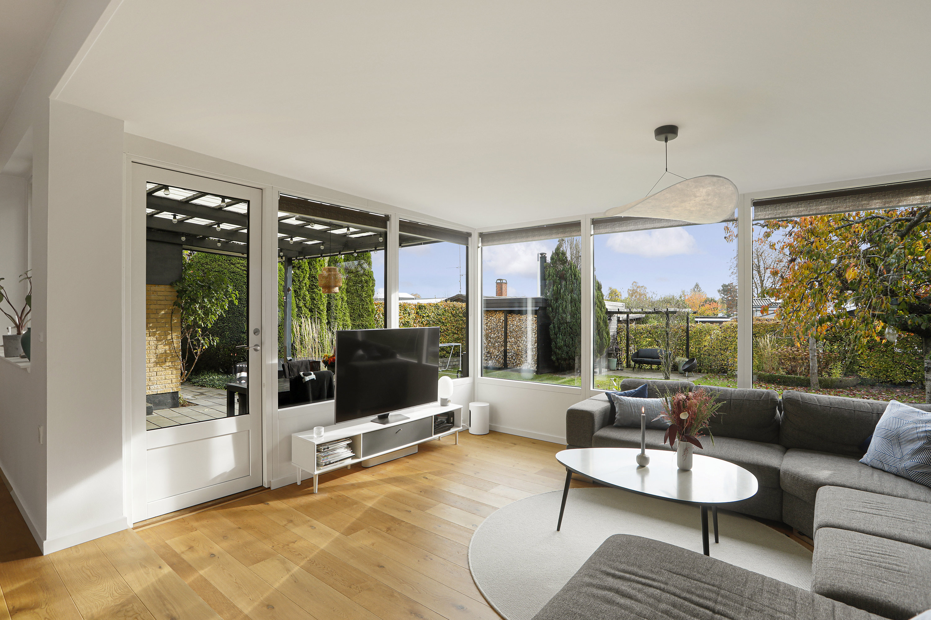 Fremhævet stue billede i fuldskærmstilstand. Billede af Ellekildevej 29, 2740 Skovlunde