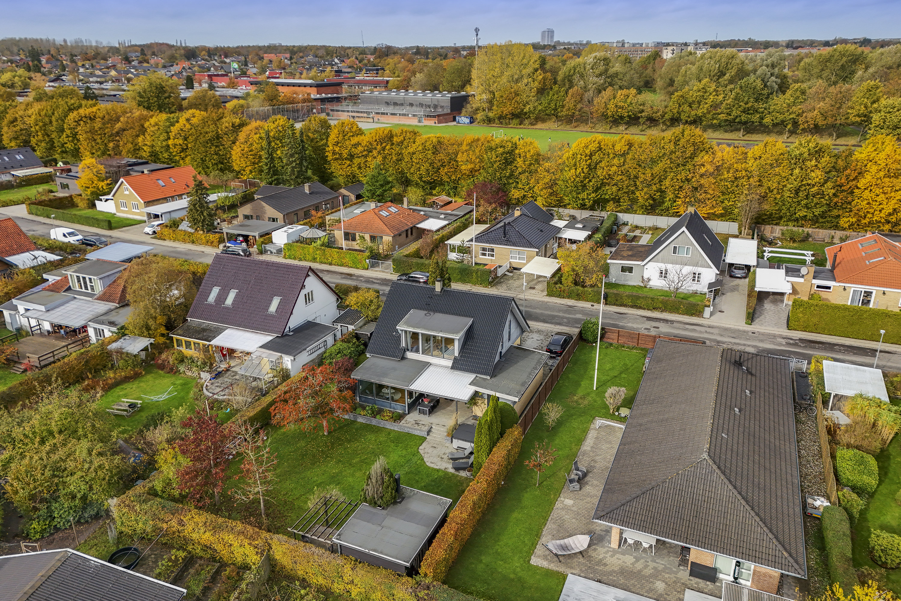 Fremhævet set fra oven billede i fuldskærmstilstand. Billede af Ellekildevej 29, 2740 Skovlunde