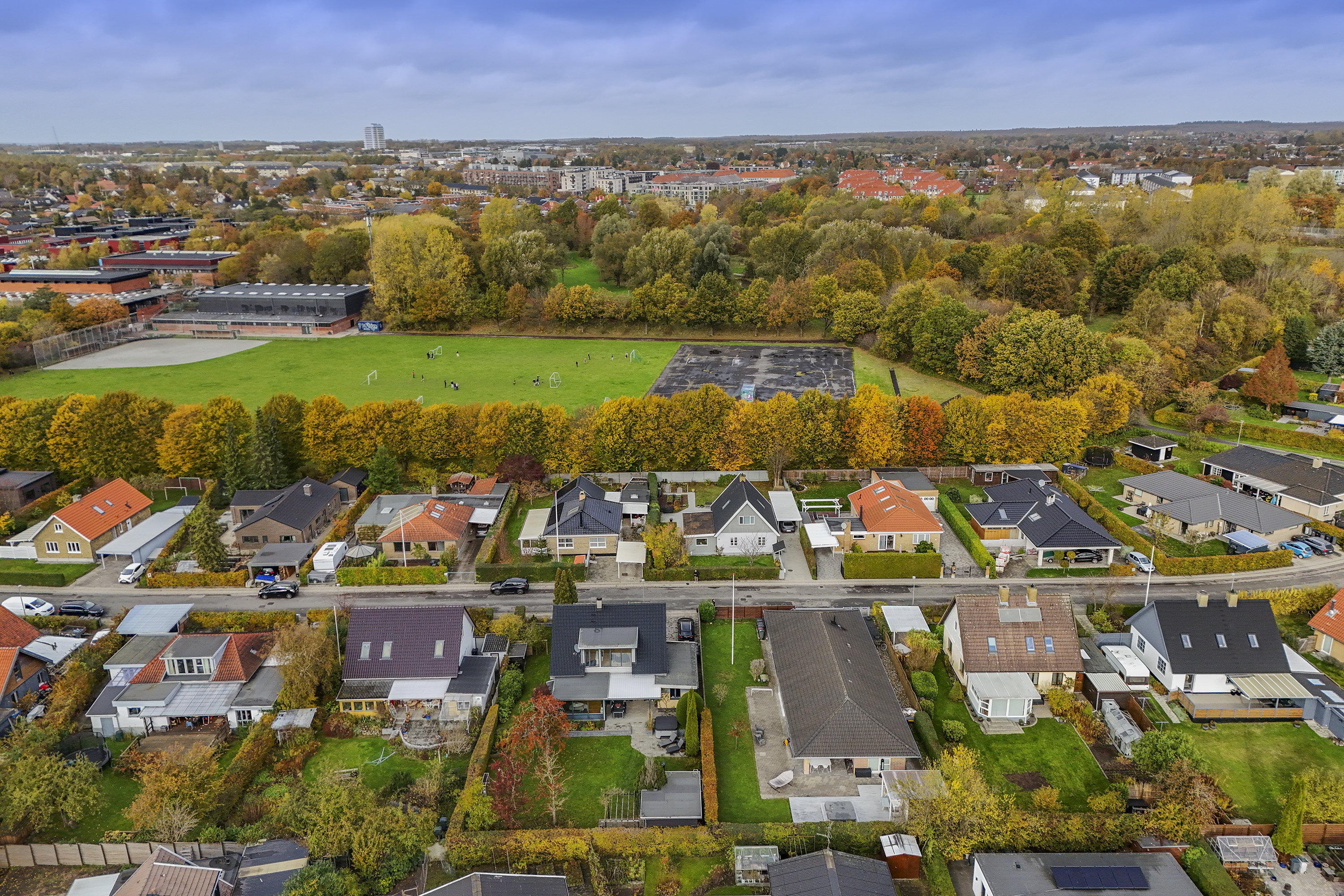 Fremhævet set fra oven billede i fuldskærmstilstand. Billede af Ellekildevej 29, 2740 Skovlunde