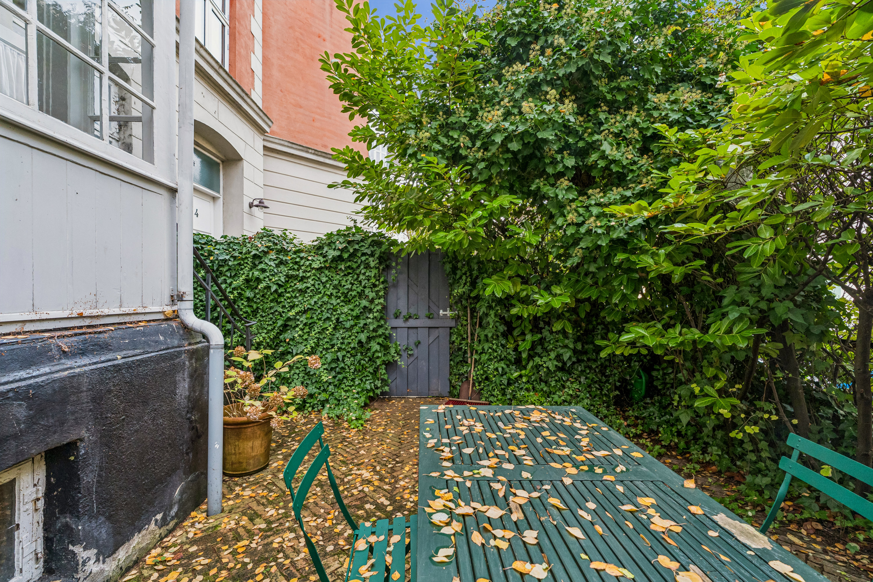 Fremhævet andet billede i fuldskærmstilstand. Billede af Strynøgade 4, st.. tv., 2100 København Ø