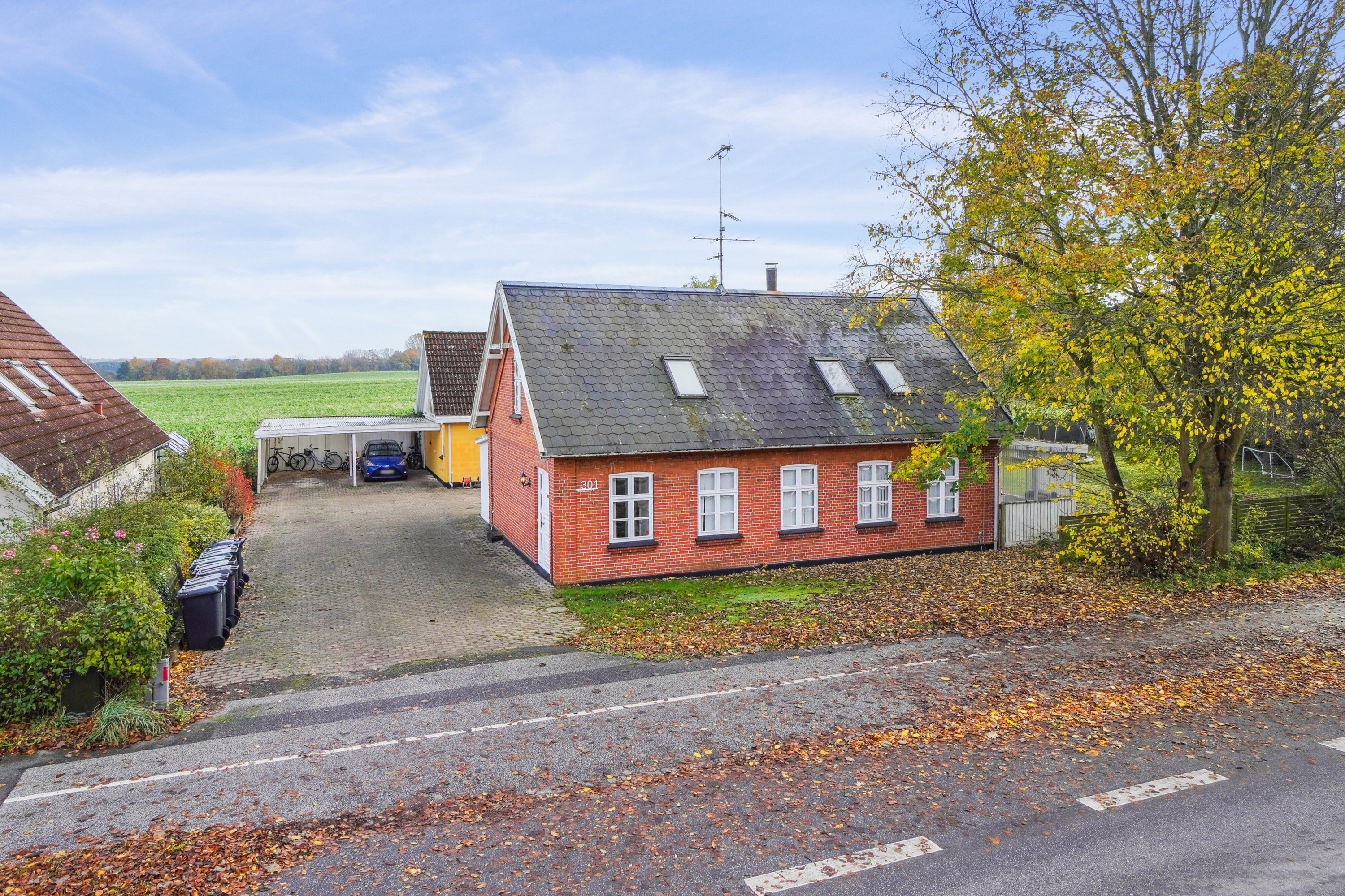 Fremhævet set fra vejen billede i fuldskærmstilstand. Billede af Roskildevej 301, Kongstrup, 4390 Vipperød