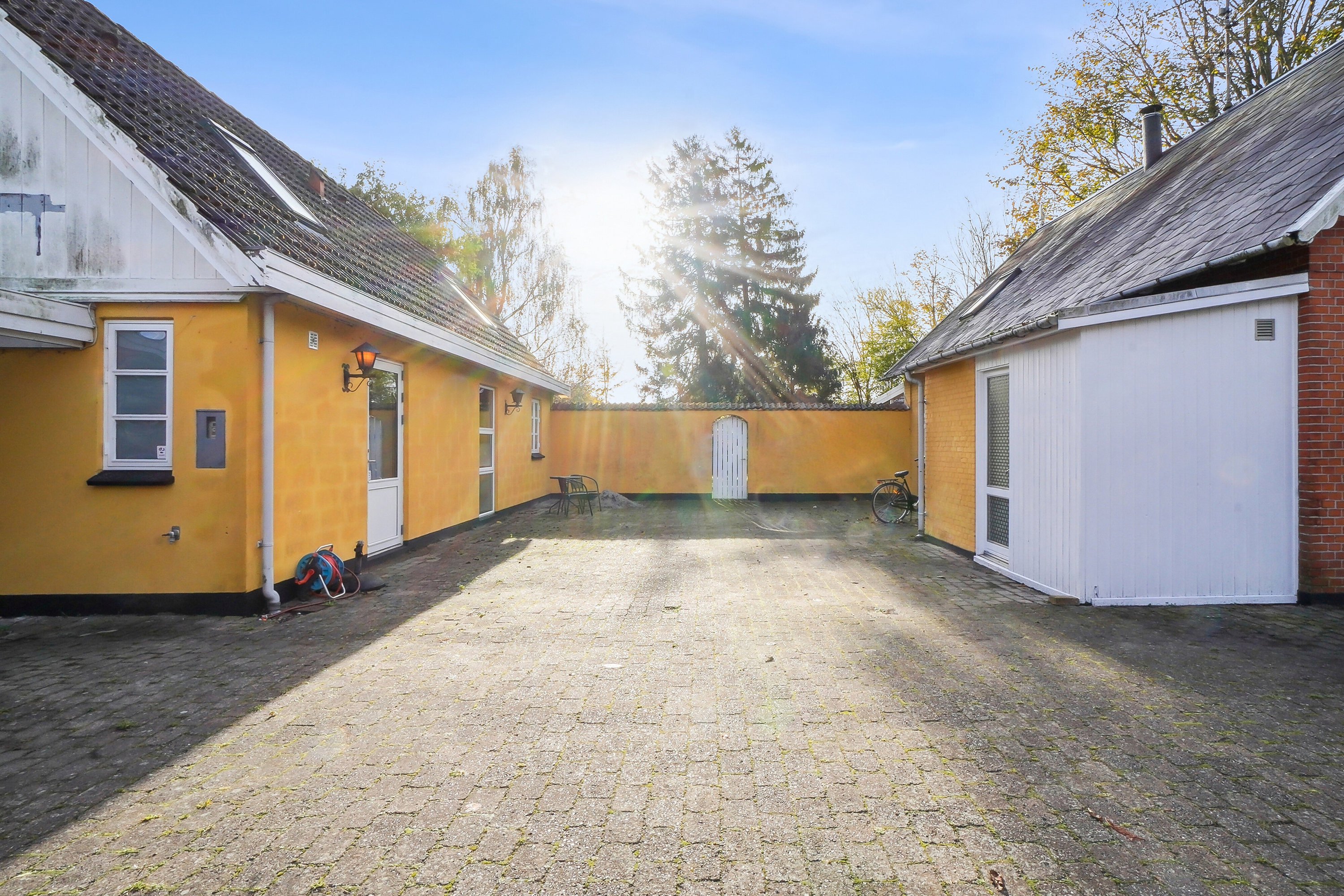 Fremhævet set fra vejen billede i fuldskærmstilstand. Billede af Roskildevej 301, Kongstrup, 4390 Vipperød