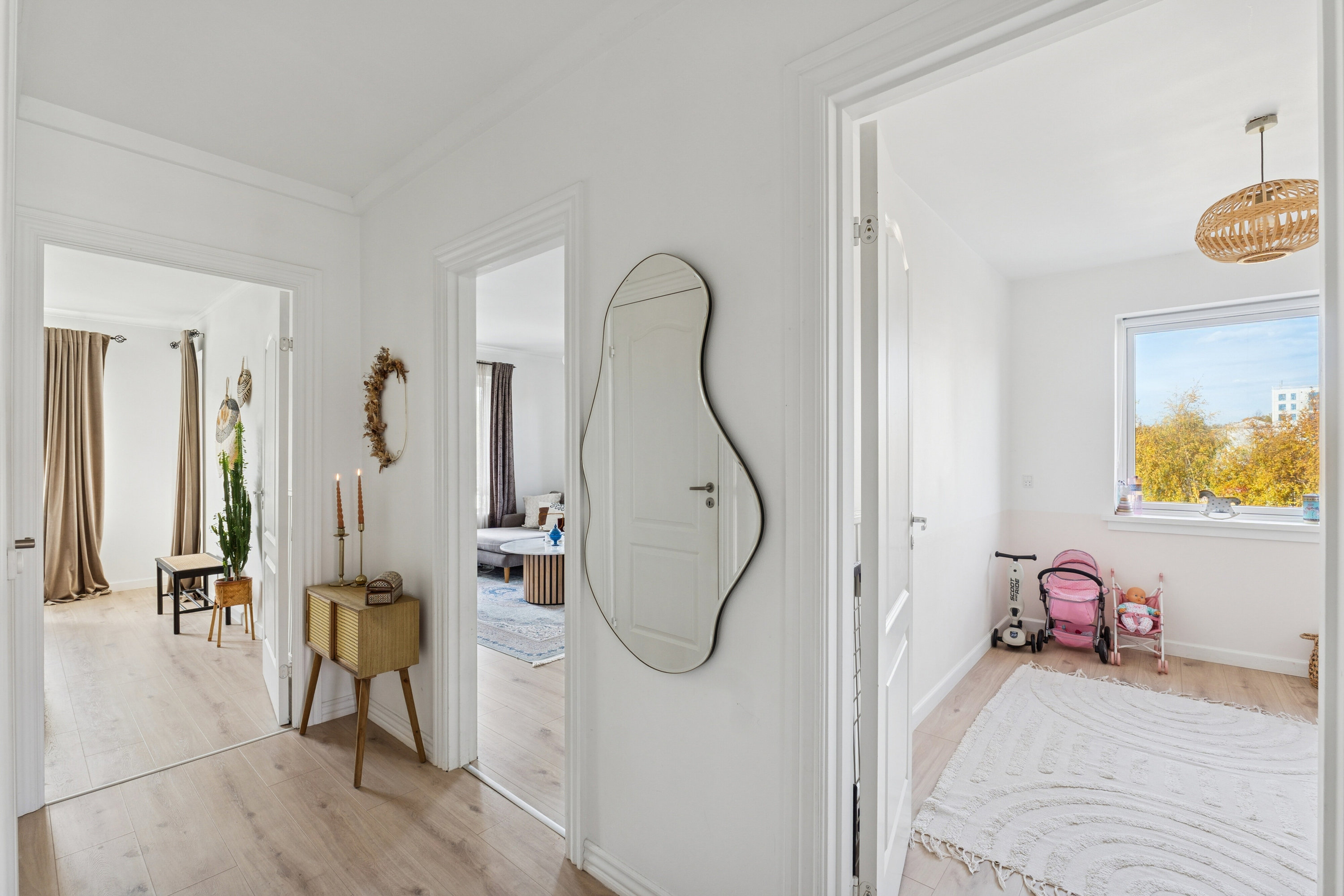 Fremhævet gang billede i fuldskærmstilstand. Billede af Hovedvejen 180, 2. th., 2600 Glostrup