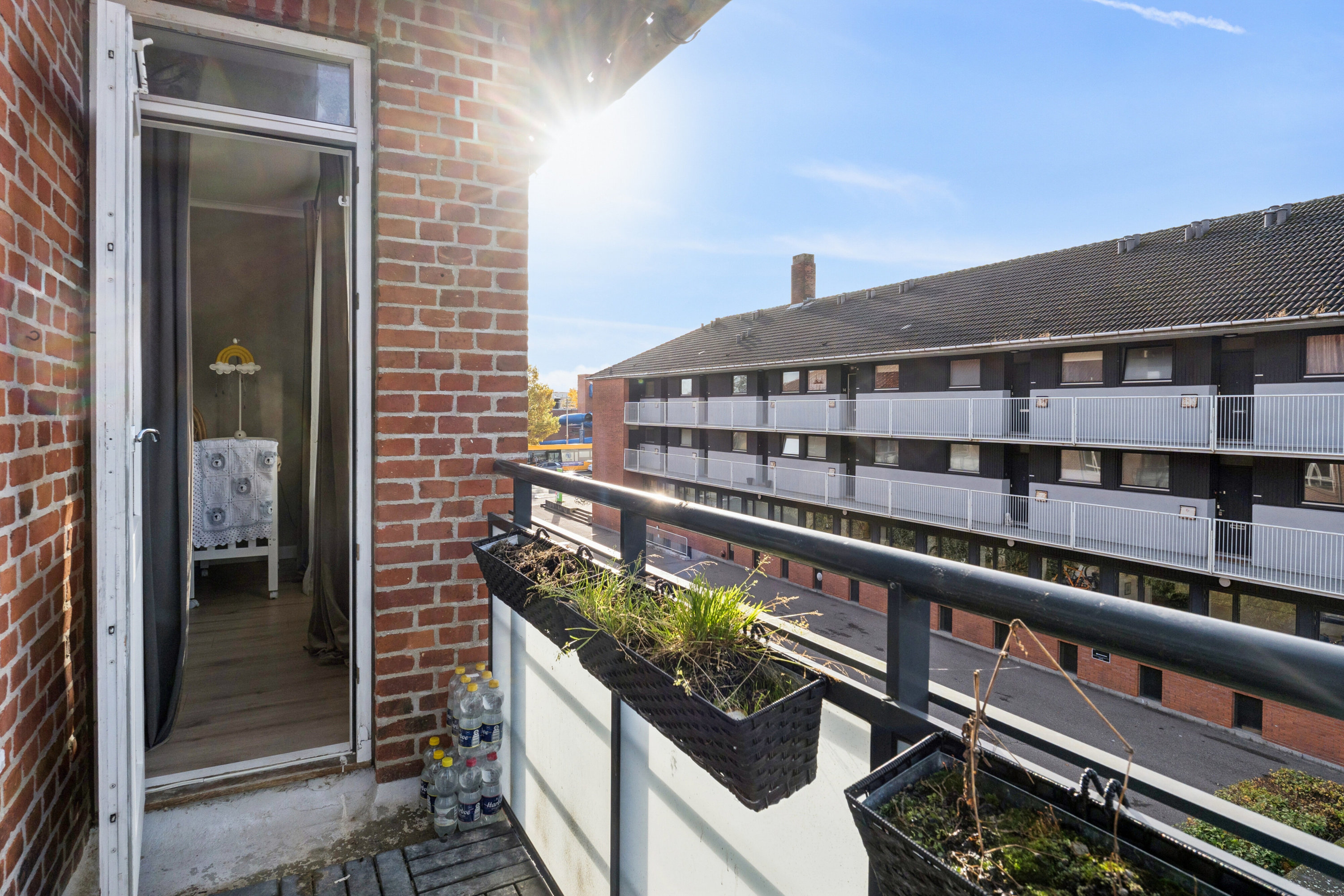 Fremhævet altan billede i fuldskærmstilstand. Billede af Hovedvejen 180, 2. th., 2600 Glostrup