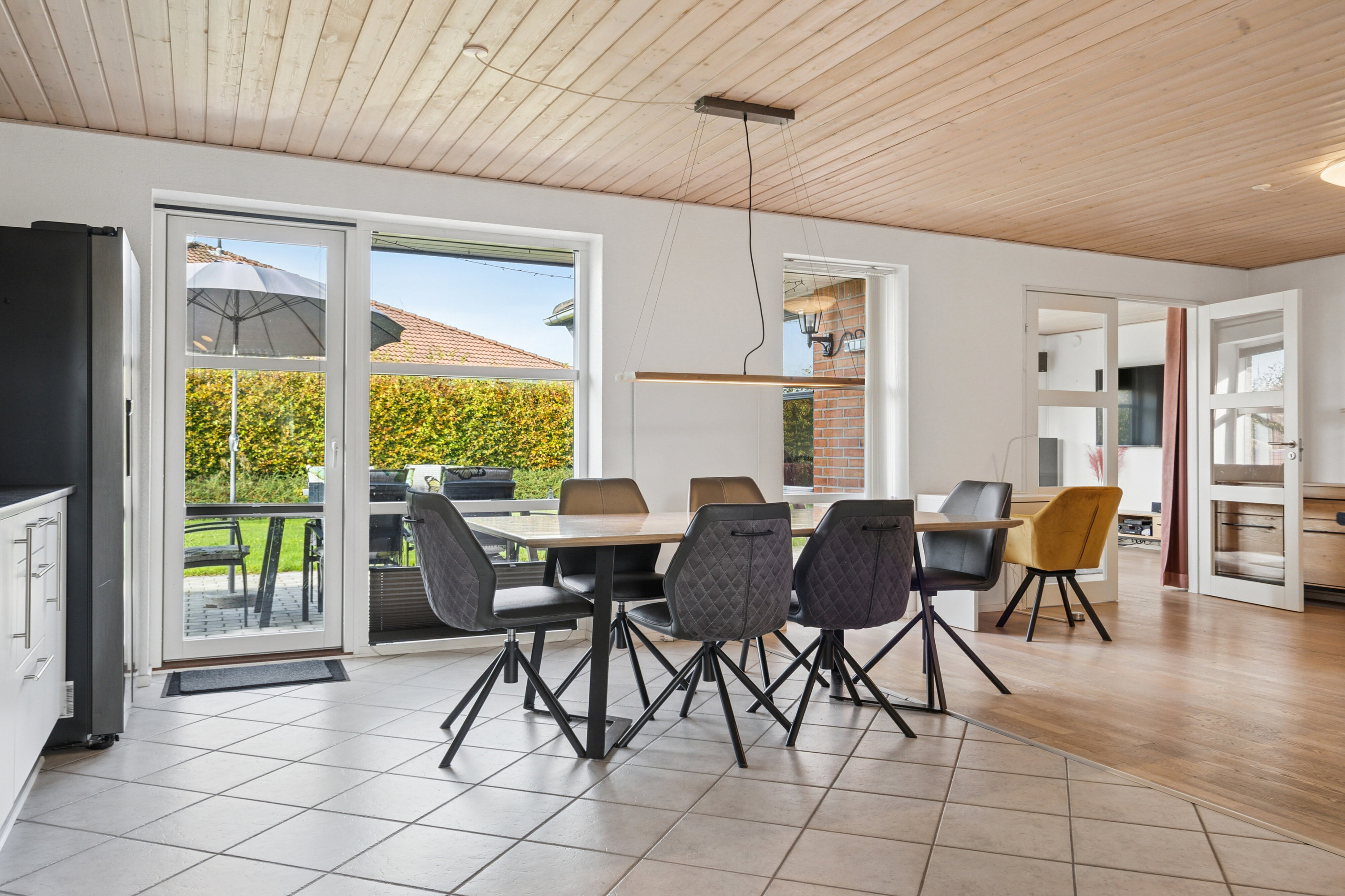 Fremhævet køkkenalrum billede i fuldskærmstilstand. Billede af Midtkobbel 42, Kollund, 6340 Kruså