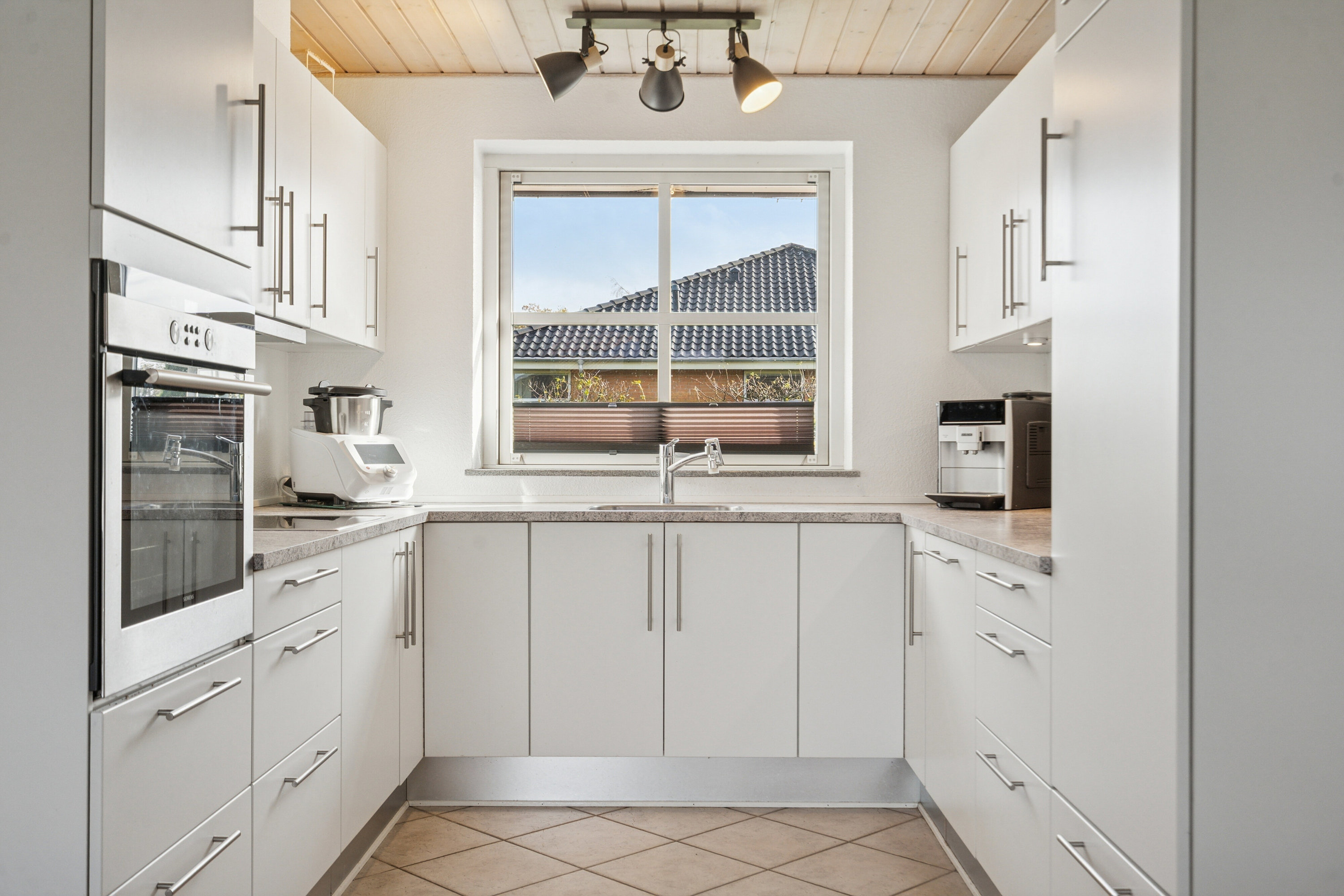 Miniaturebillede 2: køkken. Billede af Midtkobbel 42, Kollund, 6340 Kruså