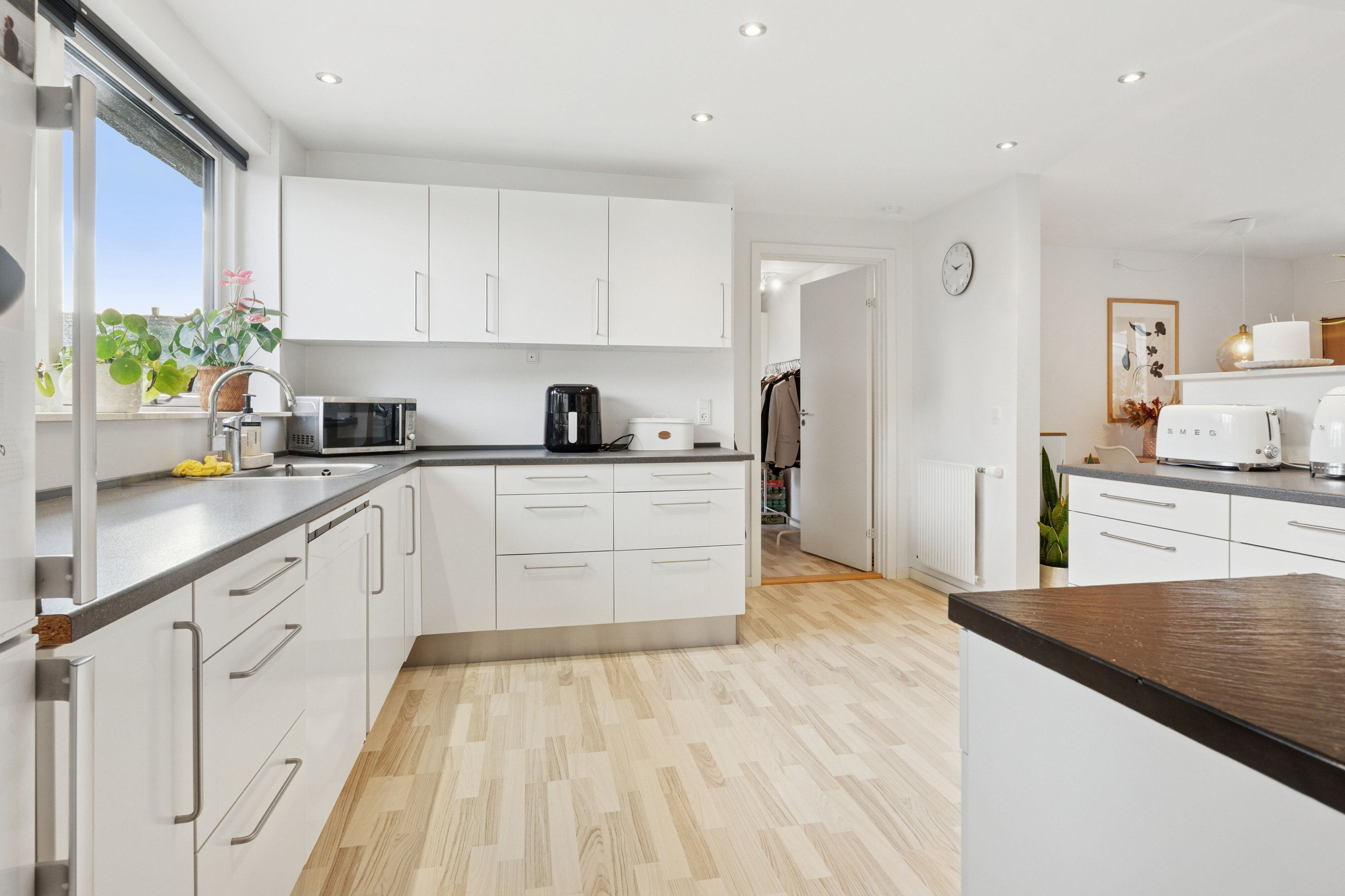 Fremhævet køkken billede i fuldskærmstilstand. Billede af Arreskovvænget 20, 5230 Odense M