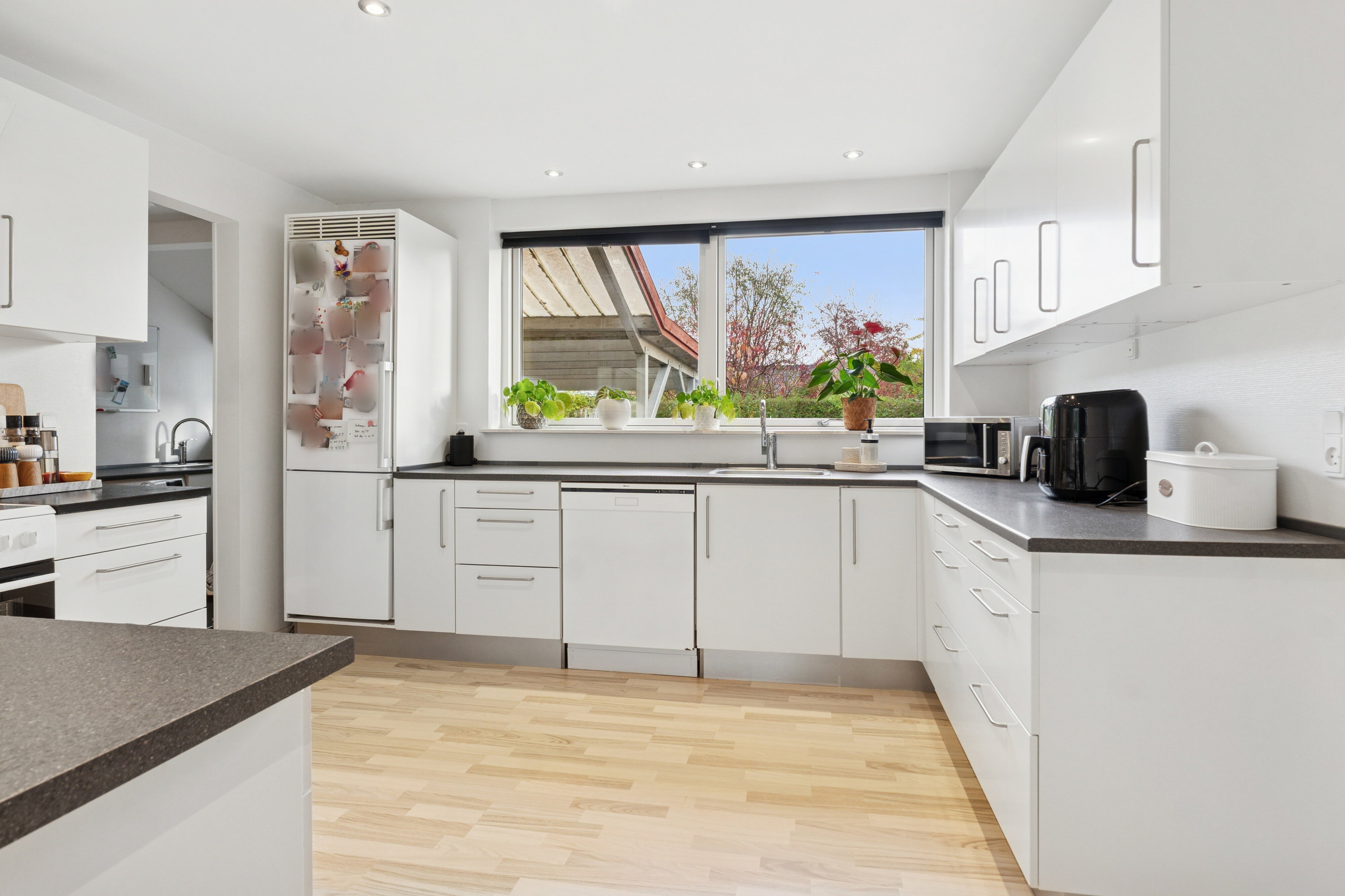 Fremhævet køkken billede i fuldskærmstilstand. Billede af Arreskovvænget 20, 5230 Odense M