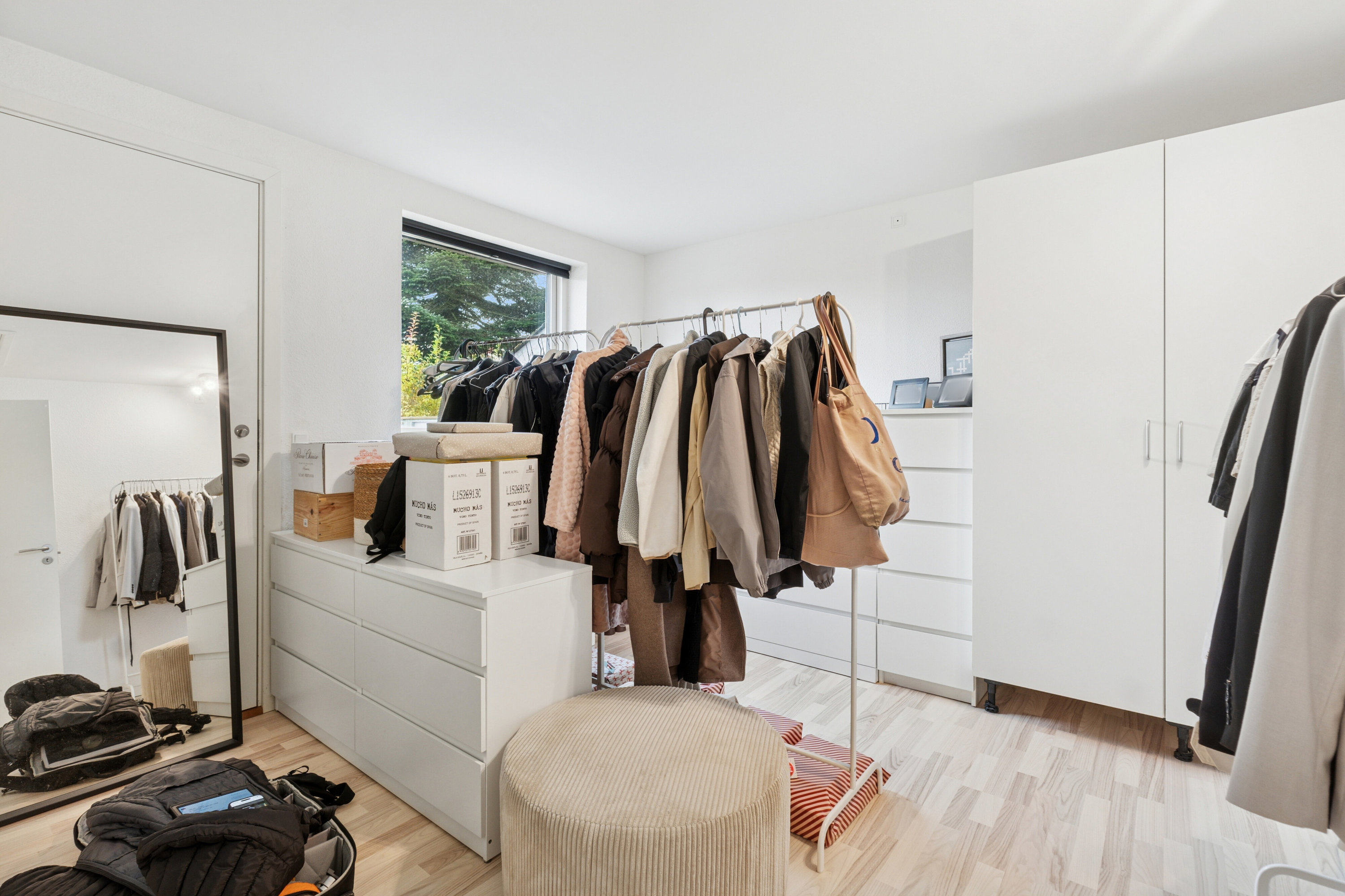 Fremhævet indendørs billede i fuldskærmstilstand. Billede af Arreskovvænget 20, 5230 Odense M