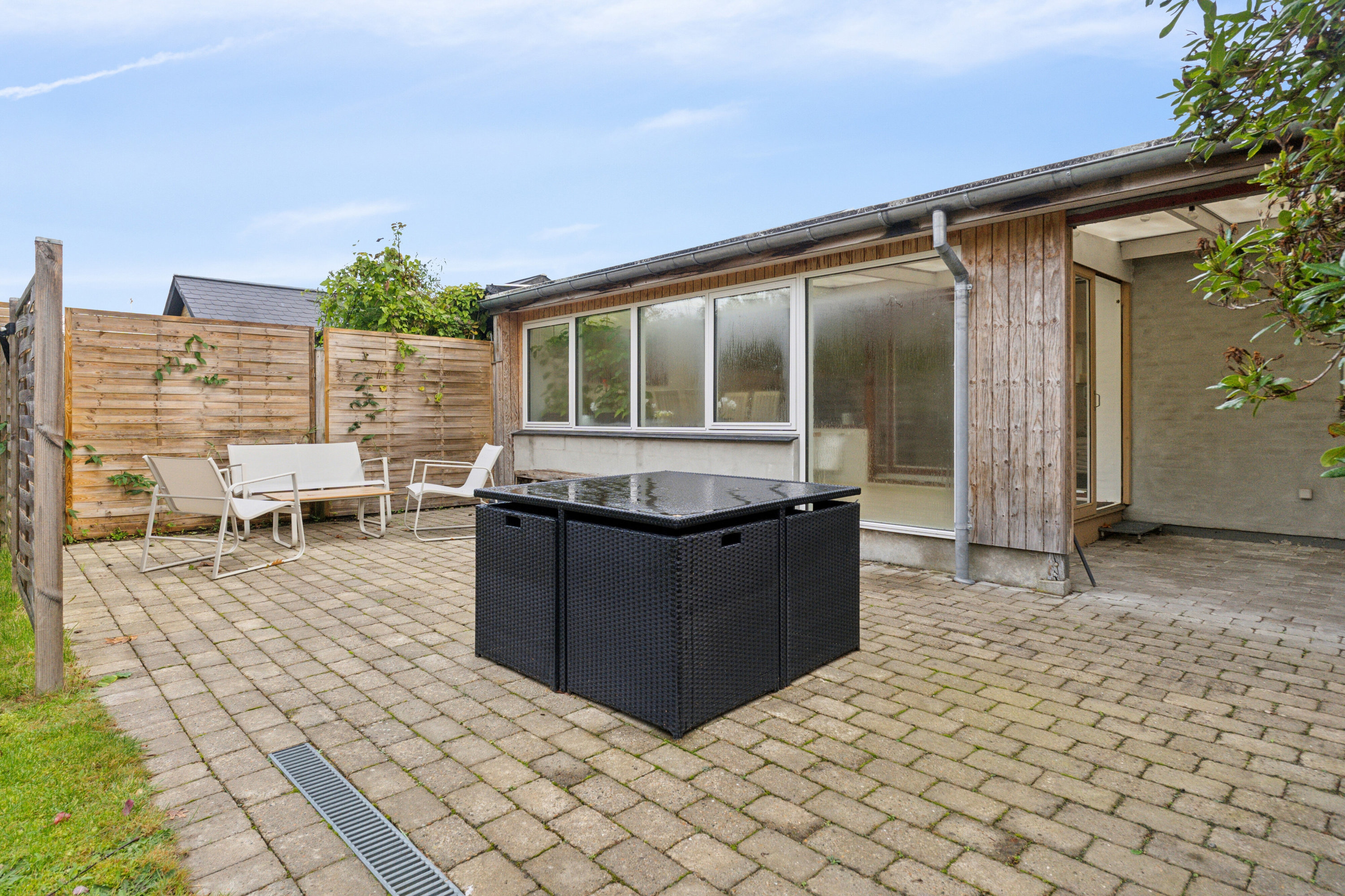 Fremhævet udendørs billede i fuldskærmstilstand. Billede af Arreskovvænget 20, 5230 Odense M