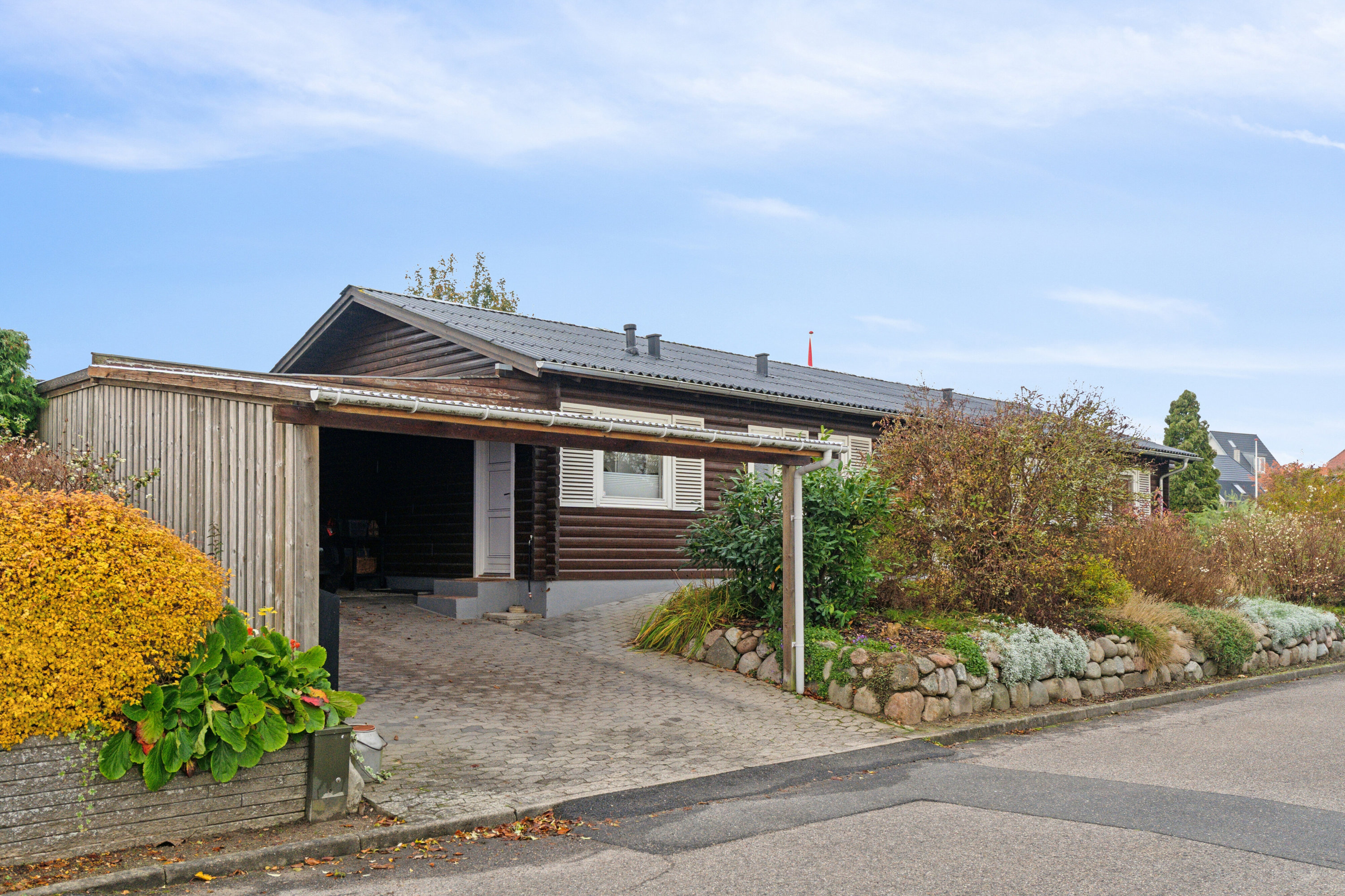 Fremhævet set fra vejen billede i fuldskærmstilstand. Billede af Askevænget 15, 5800 Nyborg