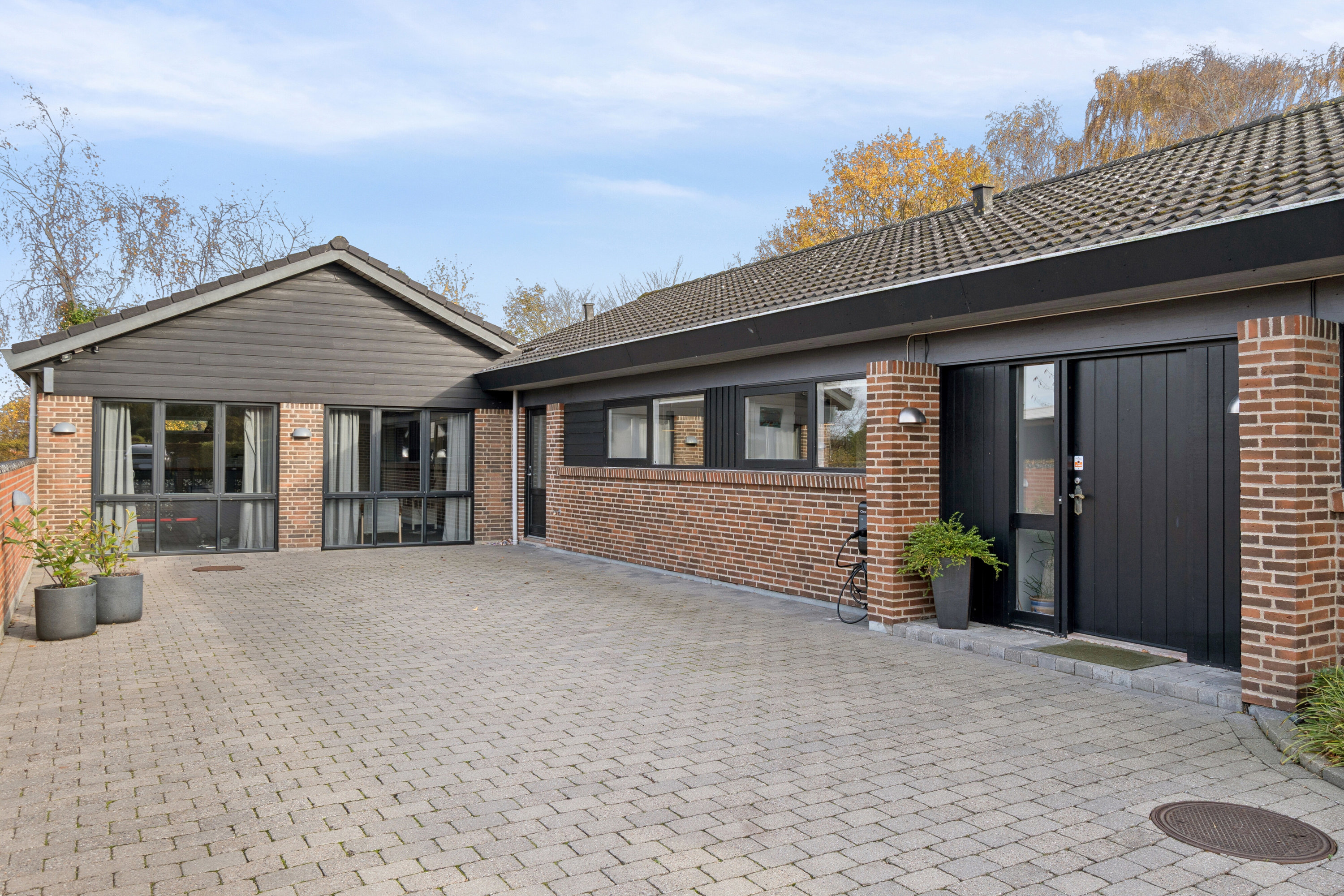 Fremhævet set fra vejen billede i fuldskærmstilstand. Billede af Obovej 6, 4200 Slagelse