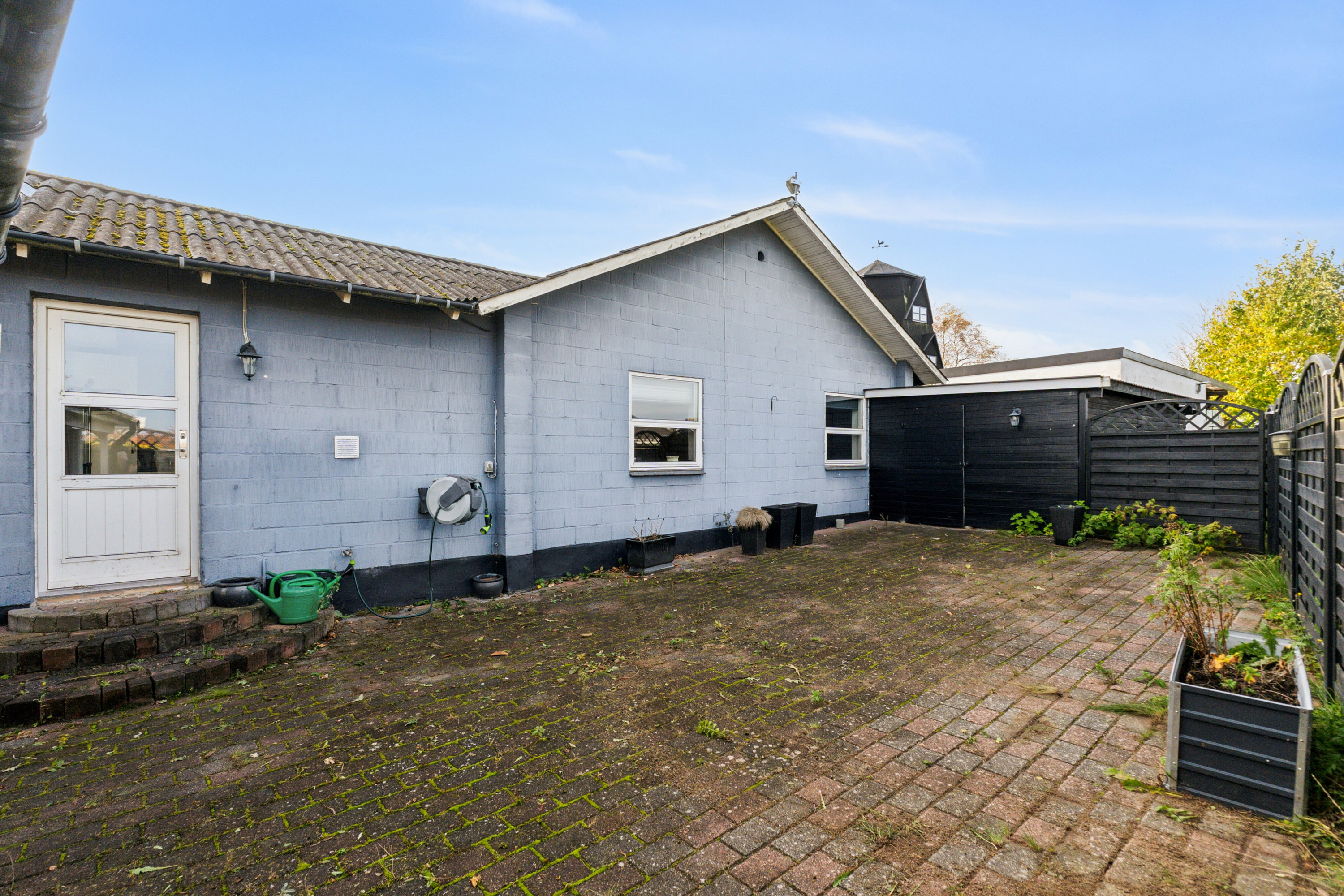 Fremhævet set fra vejen billede i fuldskærmstilstand. Billede af Bogensevej 379, Næsbyhoved-Broby, 5270 Odense N