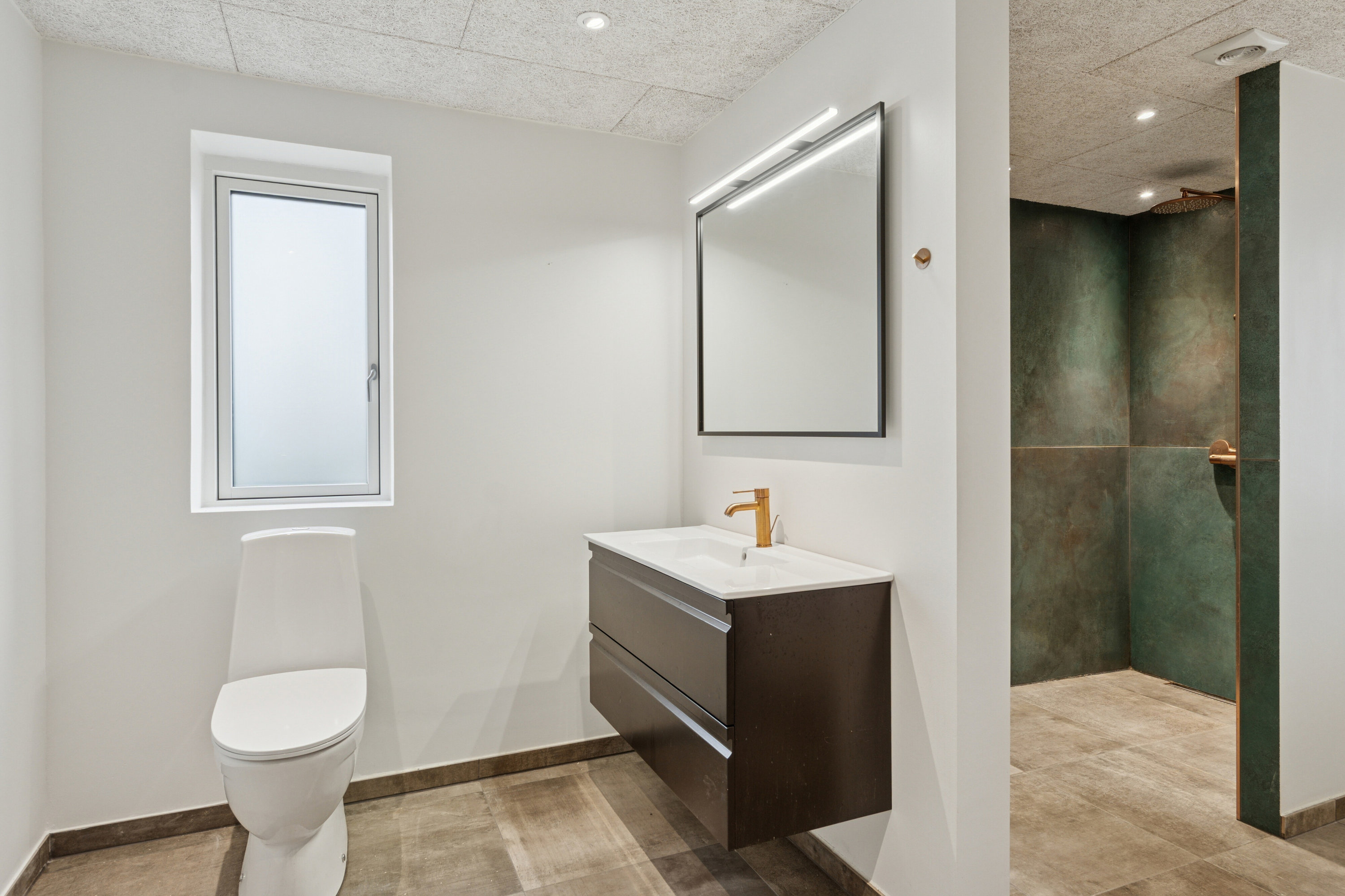 Fremhævet badeværelse billede i fuldskærmstilstand. Billede af Marie Bregendahls Vej 57, 7430 Ikast