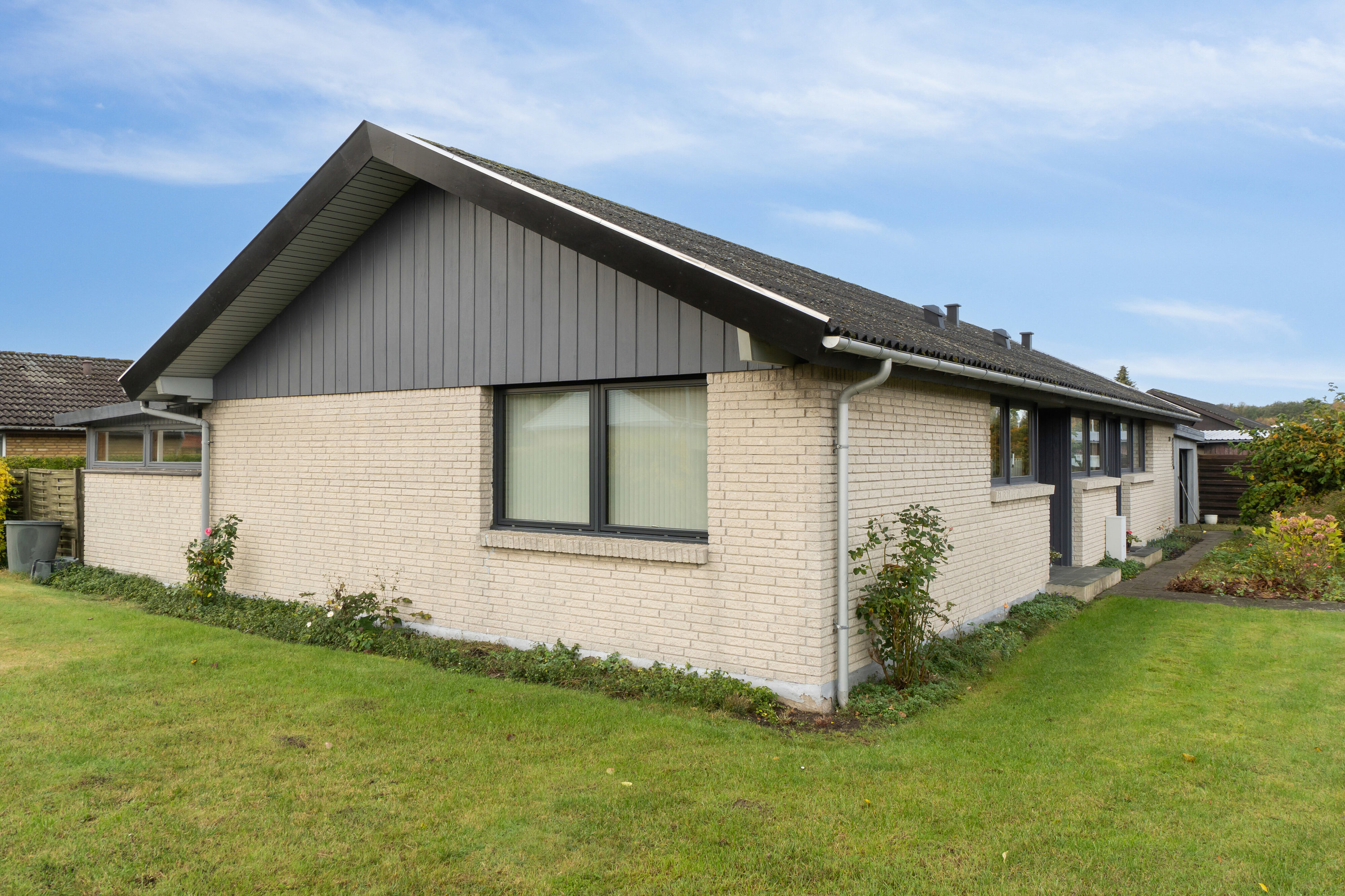 Miniaturebillede 1: set fra haven. Billede af Smedevej 20, 4400 Kalundborg