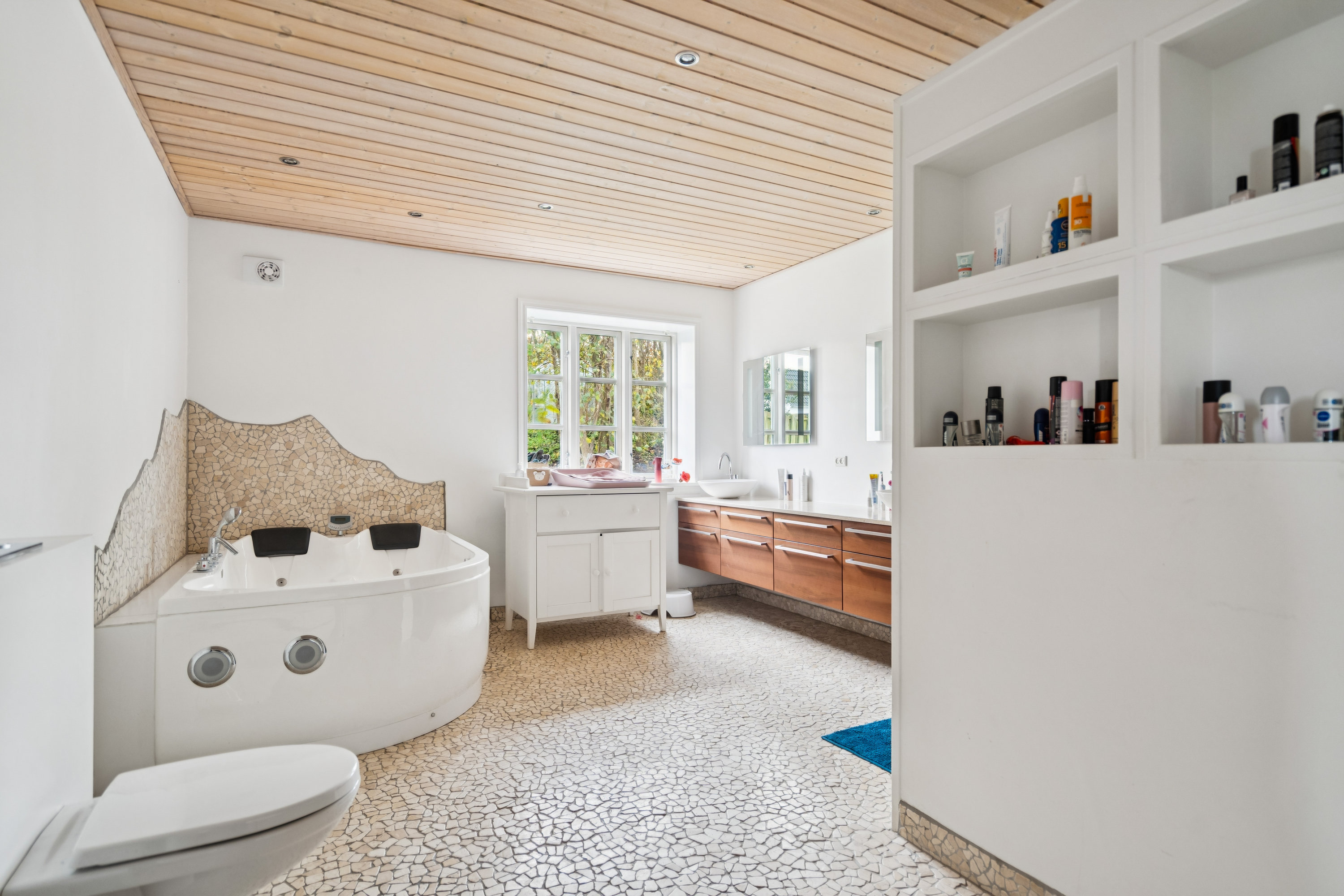 Fremhævet badeværelse billede i fuldskærmstilstand. Billede af Allingdamvej 100, Asdal, 9850 Hirtshals