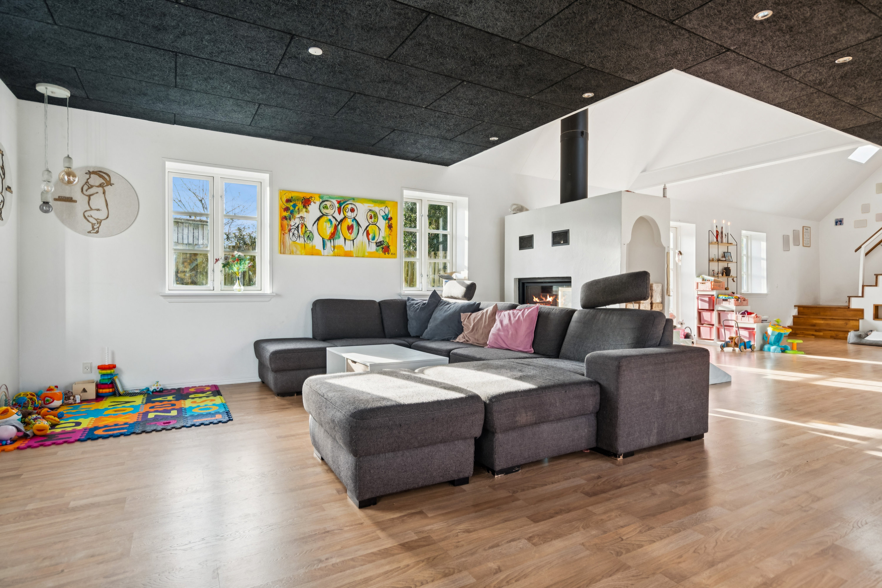 Fremhævet stue billede i fuldskærmstilstand. Billede af Allingdamvej 100, Asdal, 9850 Hirtshals