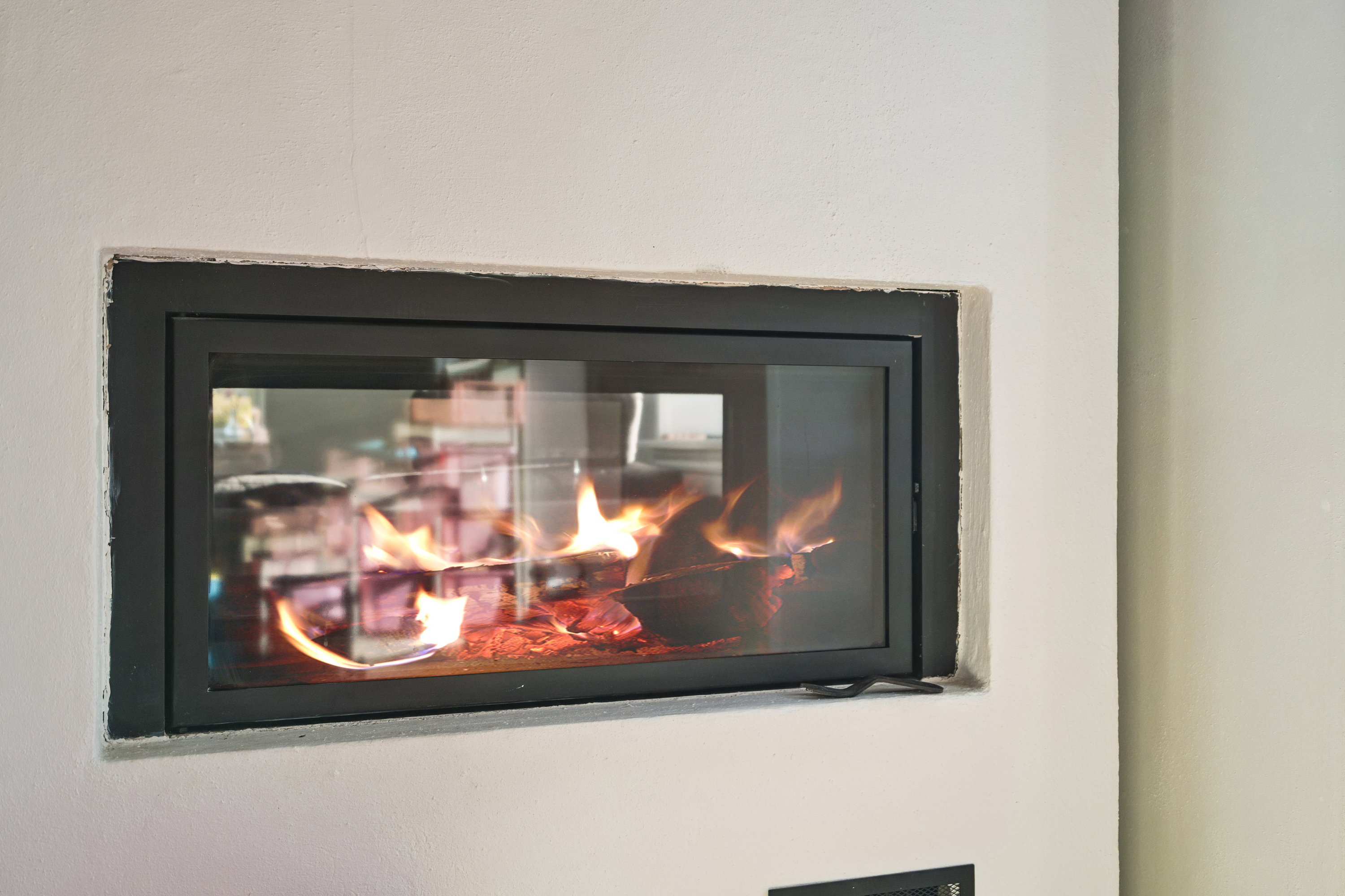 Fremhævet pejs billede i fuldskærmstilstand. Billede af Allingdamvej 100, Asdal, 9850 Hirtshals