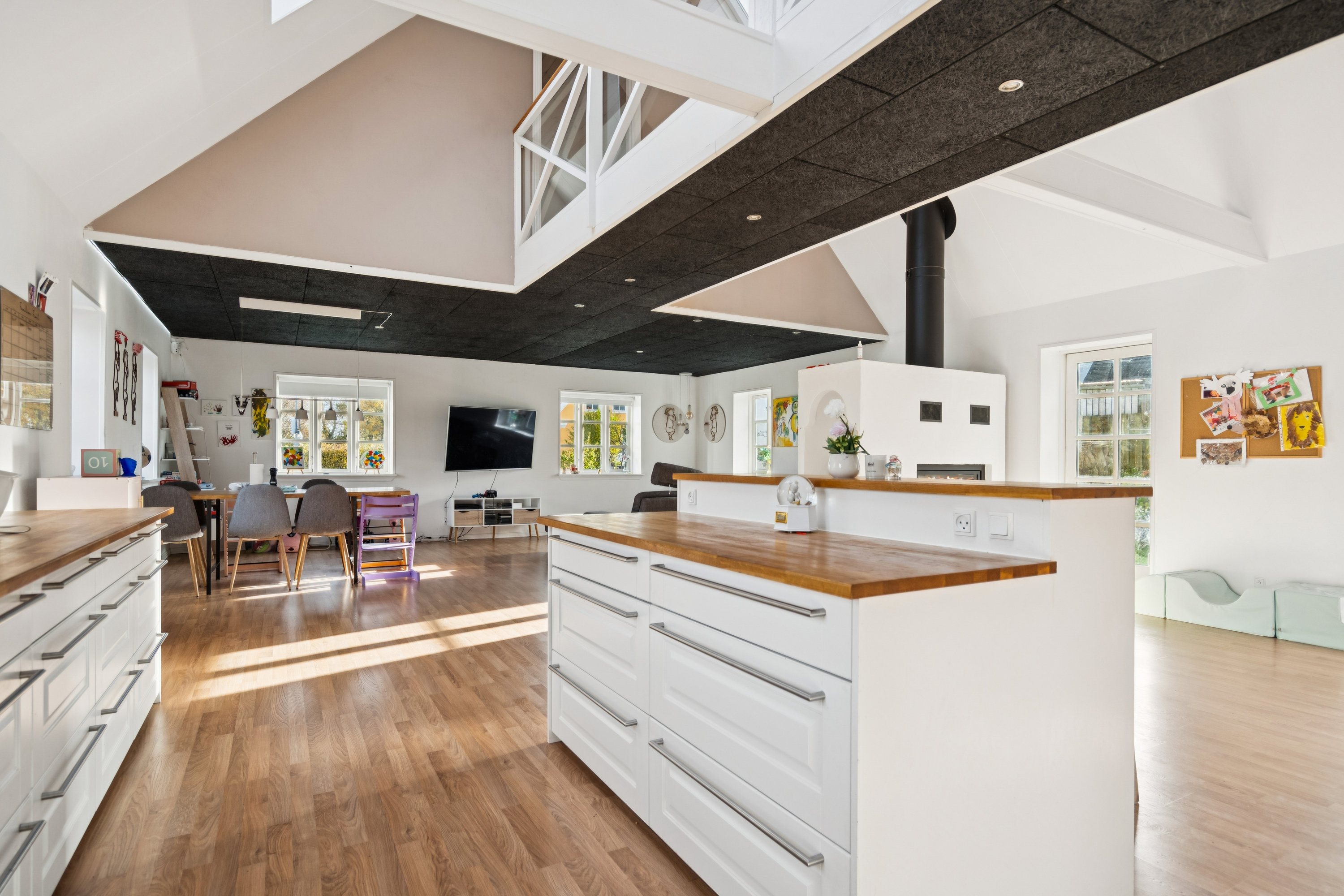 Fremhævet køkken billede i fuldskærmstilstand. Billede af Allingdamvej 100, Asdal, 9850 Hirtshals