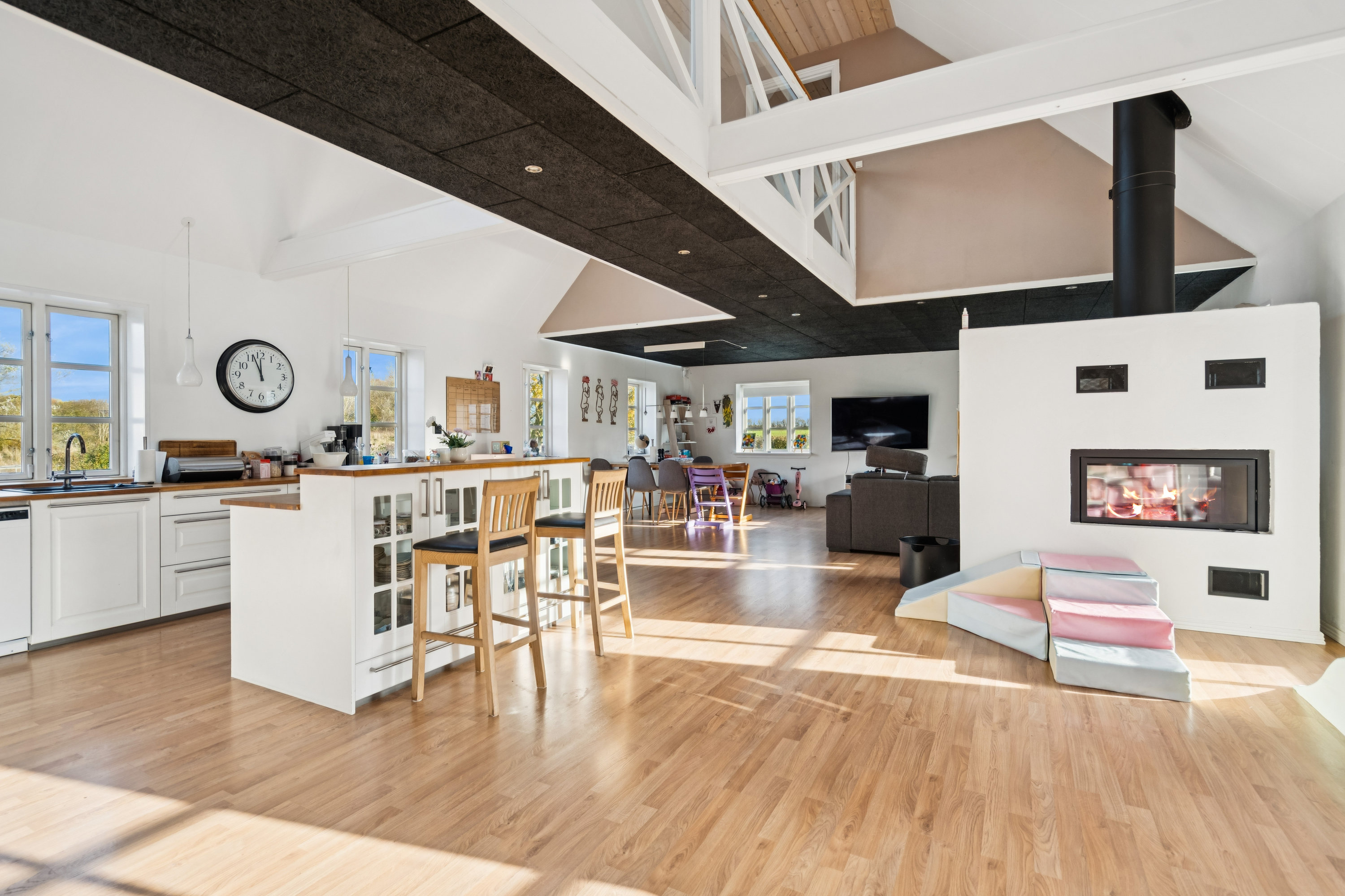 Miniaturebillede 2: køkken-alrum. Billede af Allingdamvej 100, Asdal, 9850 Hirtshals