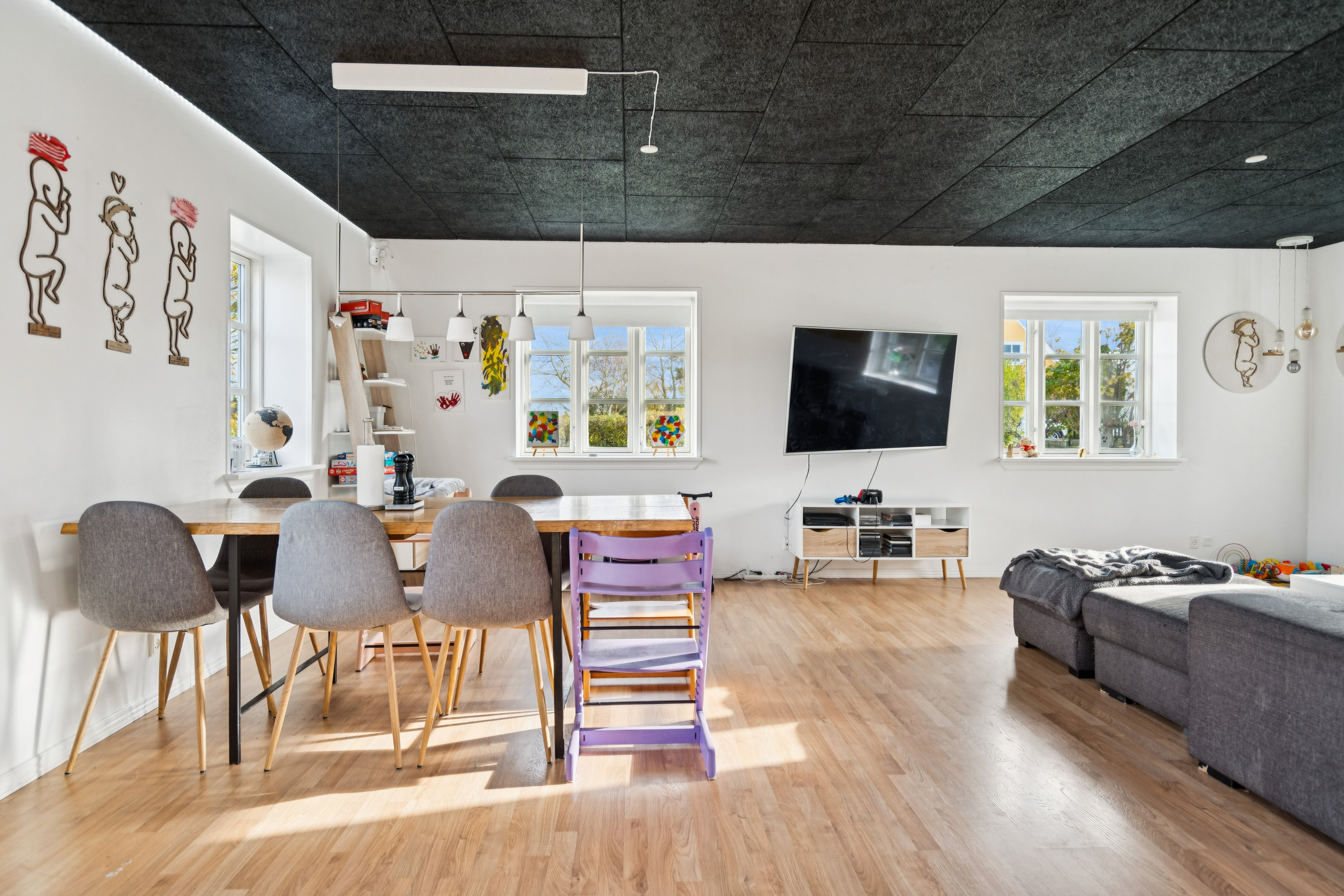 Fremhævet køkken-alrum billede i fuldskærmstilstand. Billede af Allingdamvej 100, Asdal, 9850 Hirtshals