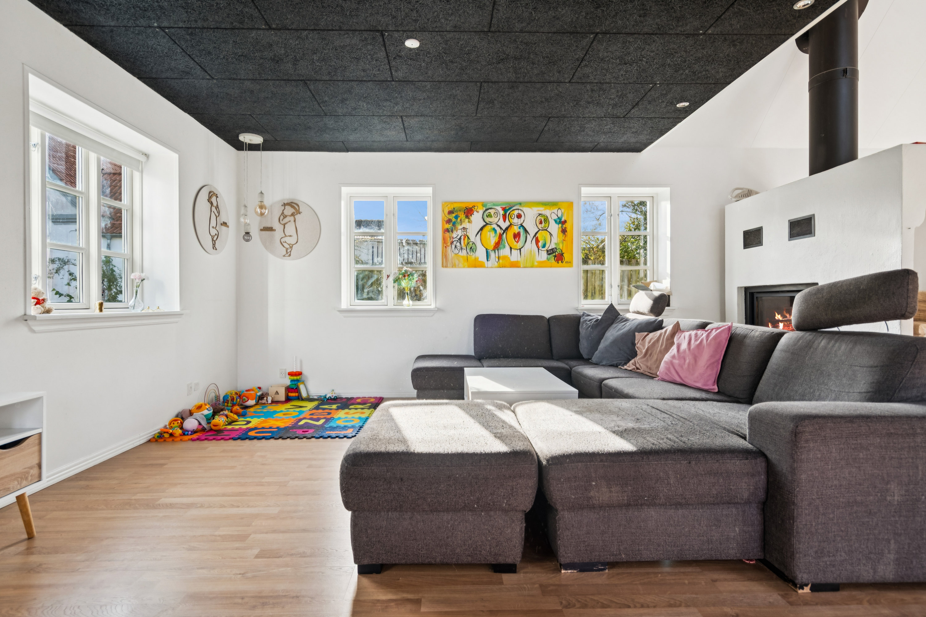 Fremhævet stue billede i fuldskærmstilstand. Billede af Allingdamvej 100, Asdal, 9850 Hirtshals