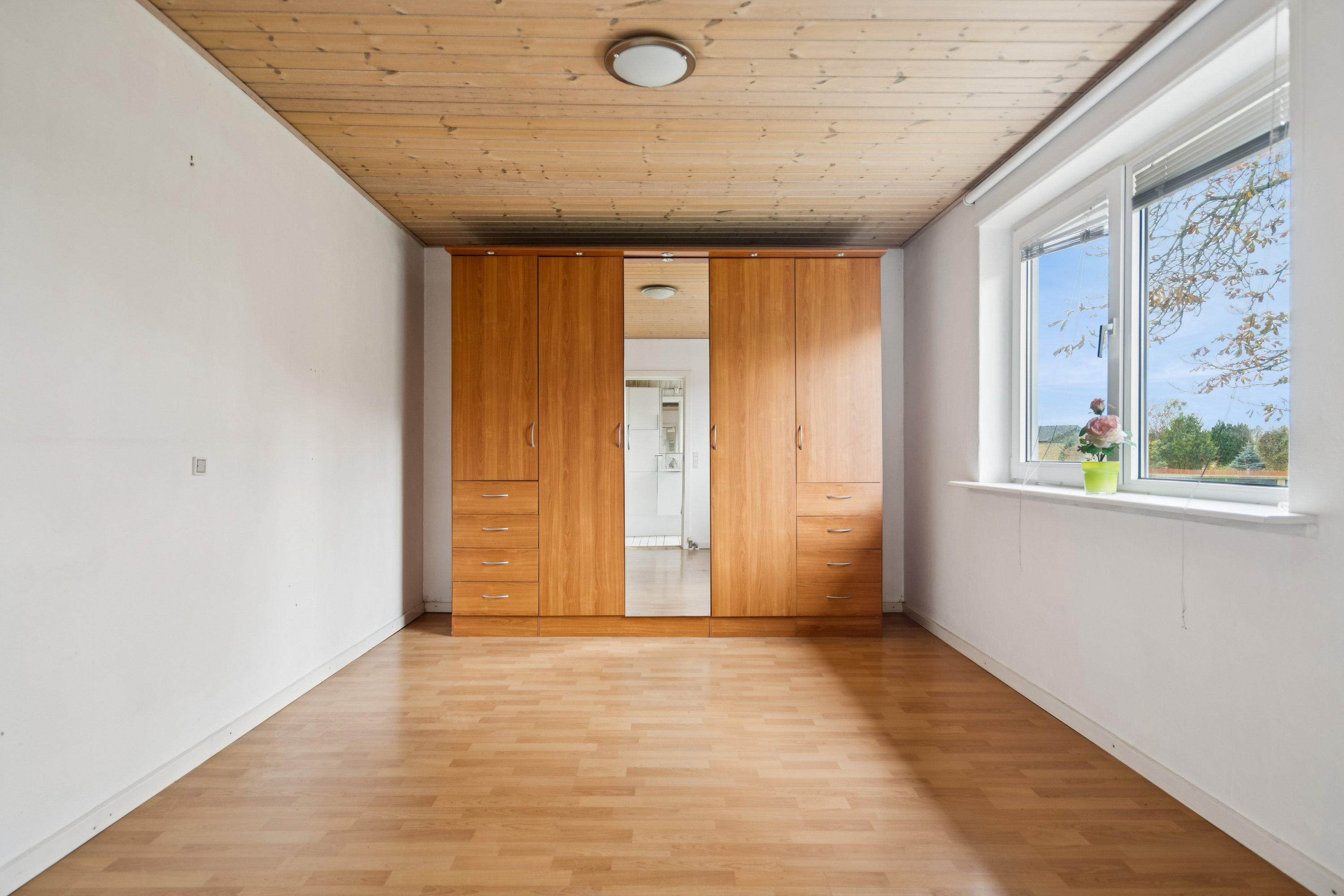 Fremhævet værelse billede i fuldskærmstilstand. Billede af J M Hejlesensvej 1, Åbyen, 9850 Hirtshals