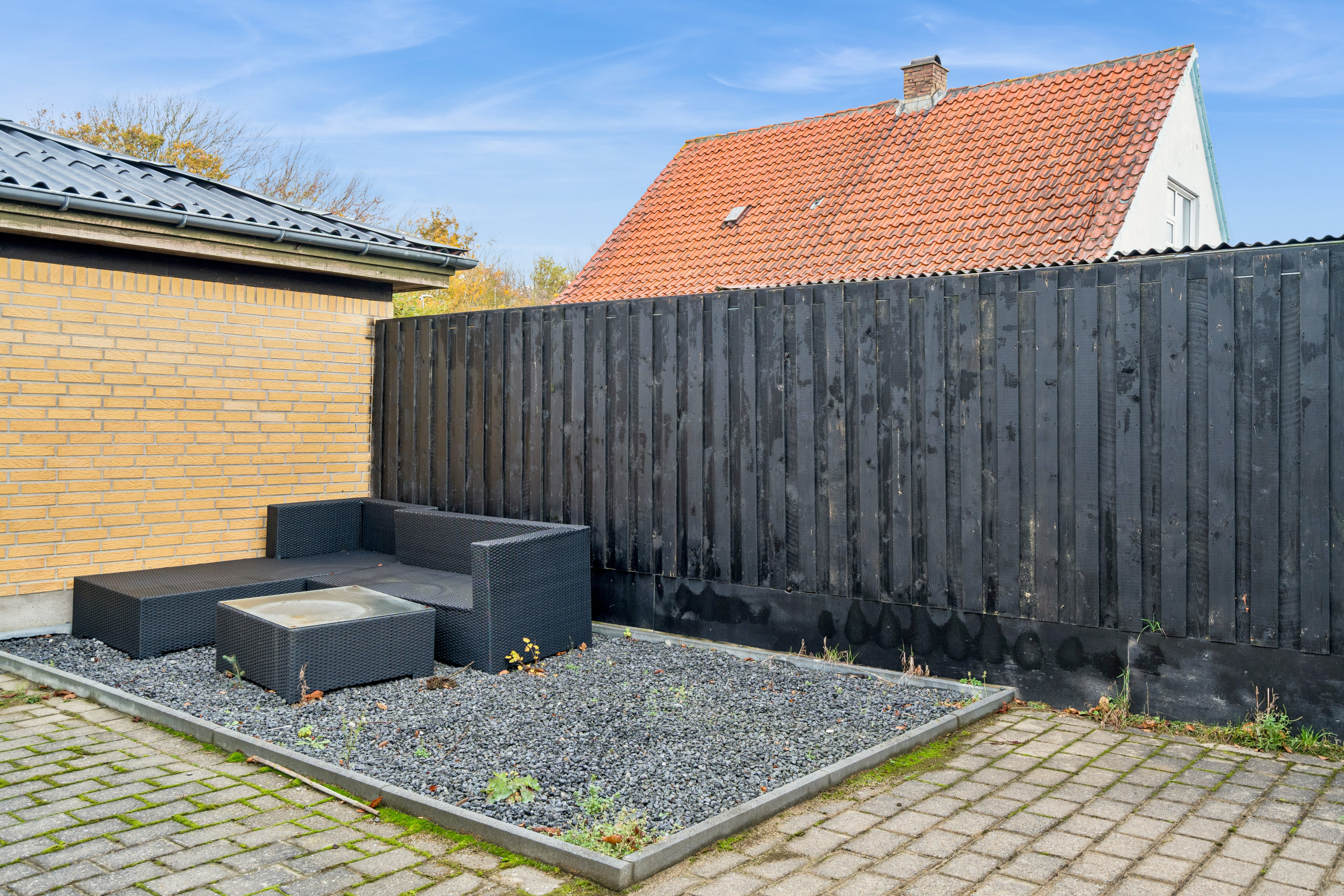 Fremhævet terrasse billede i fuldskærmstilstand. Billede af J M Hejlesensvej 1, Åbyen, 9850 Hirtshals