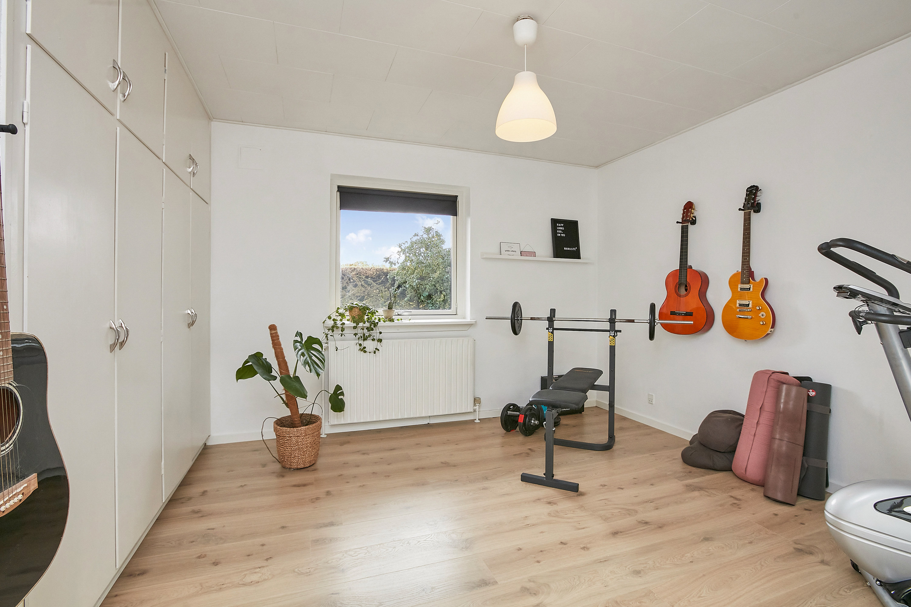 Fremhævet  billede i fuldskærmstilstand. Billede af Åparken 18, 7171 Uldum