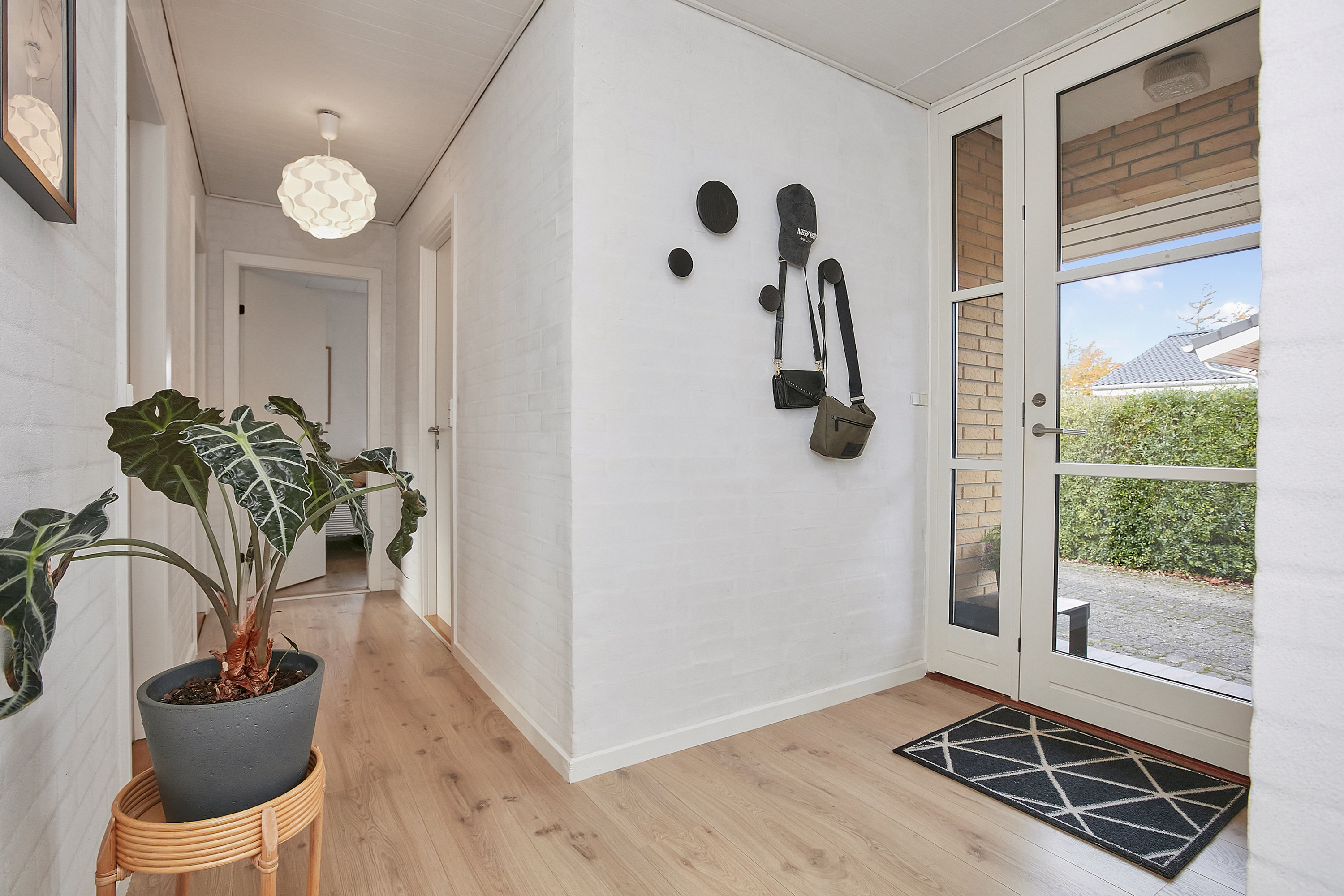 Fremhævet  billede i fuldskærmstilstand. Billede af Åparken 18, 7171 Uldum