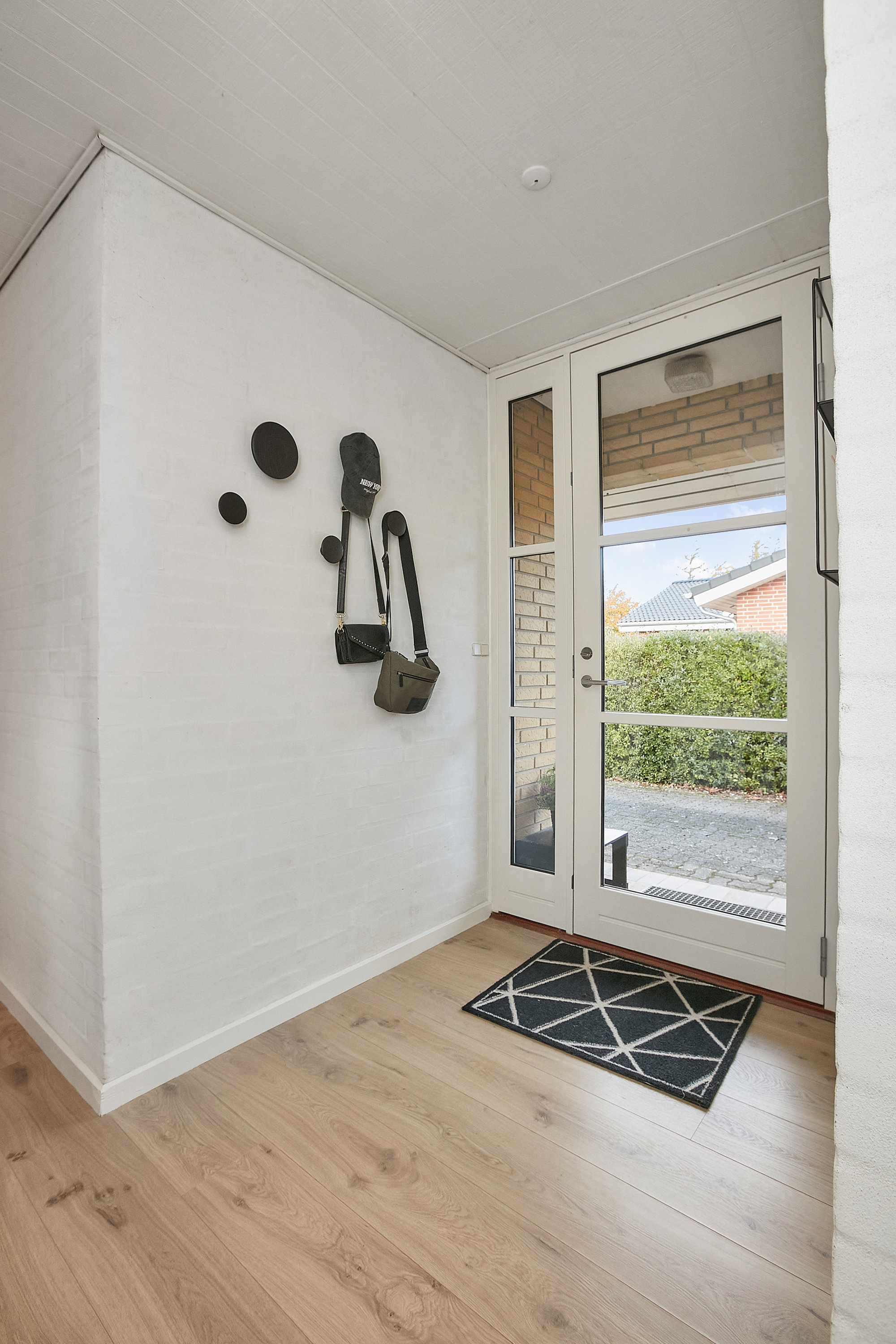 Fremhævet  billede i fuldskærmstilstand. Billede af Åparken 18, 7171 Uldum