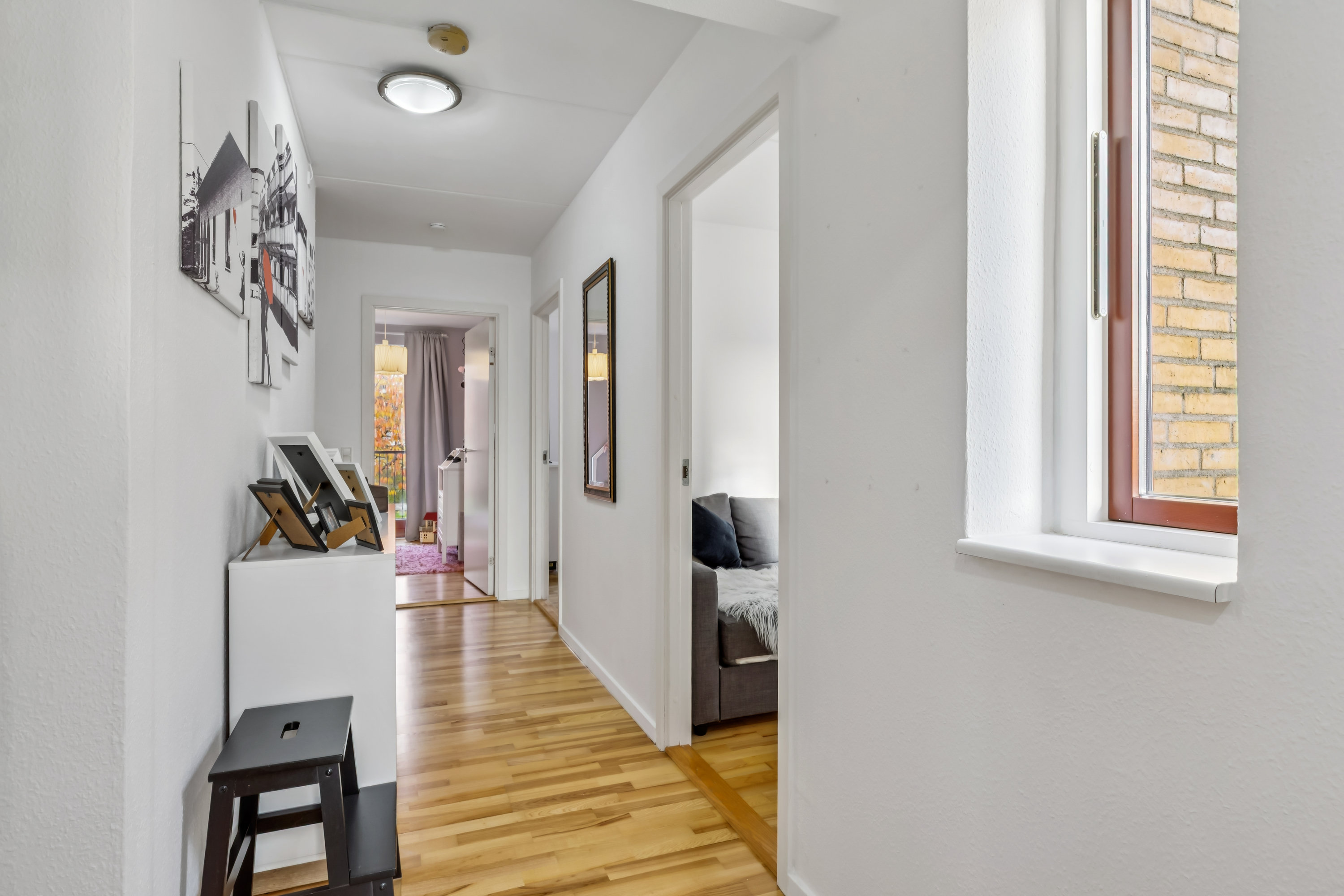 Fremhævet gang billede i fuldskærmstilstand. Billede af Skjeberg Alle 23, Høje Taastrup, 2630 Taastrup