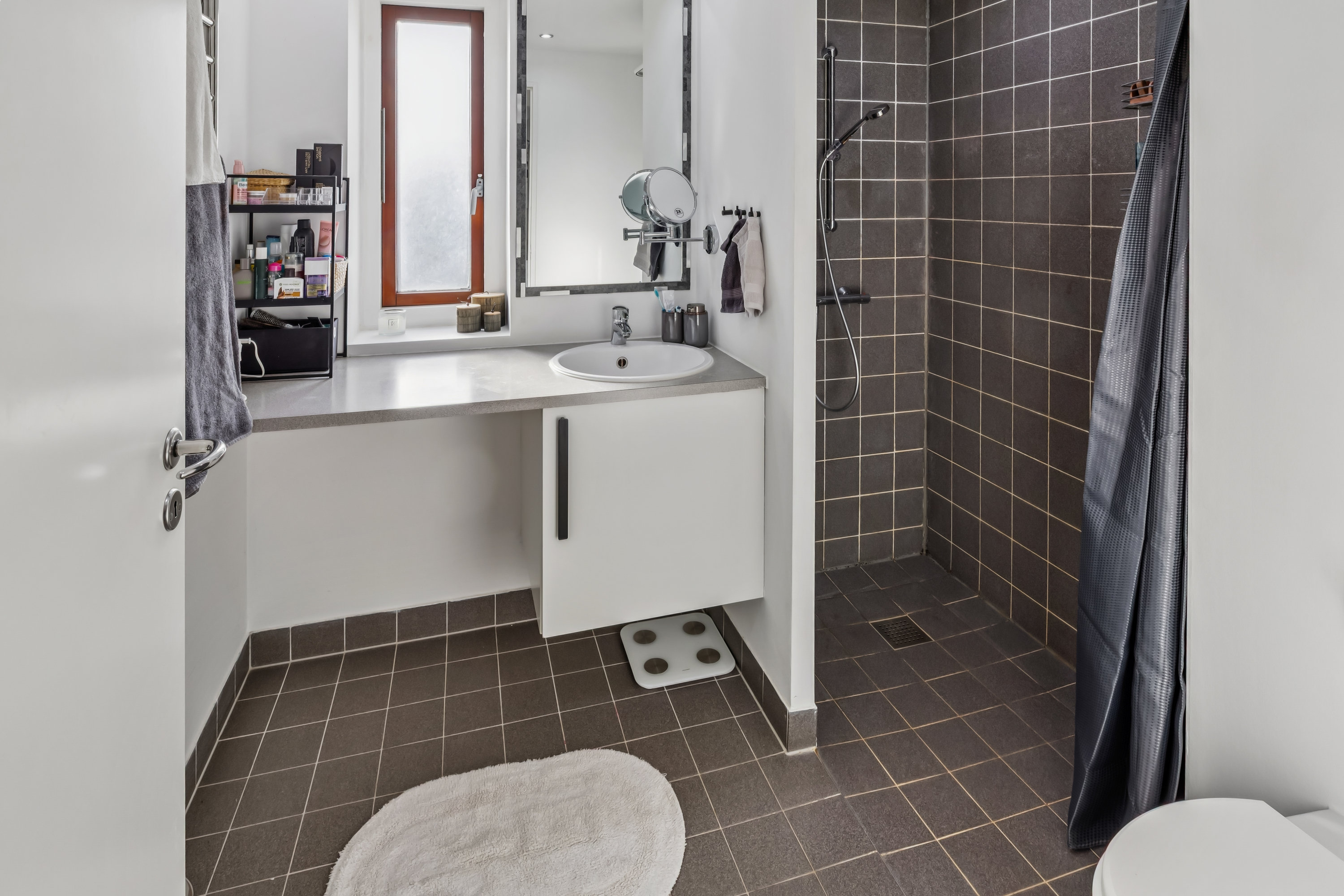 Fremhævet badeværelse billede i fuldskærmstilstand. Billede af Skjeberg Alle 23, Høje Taastrup, 2630 Taastrup