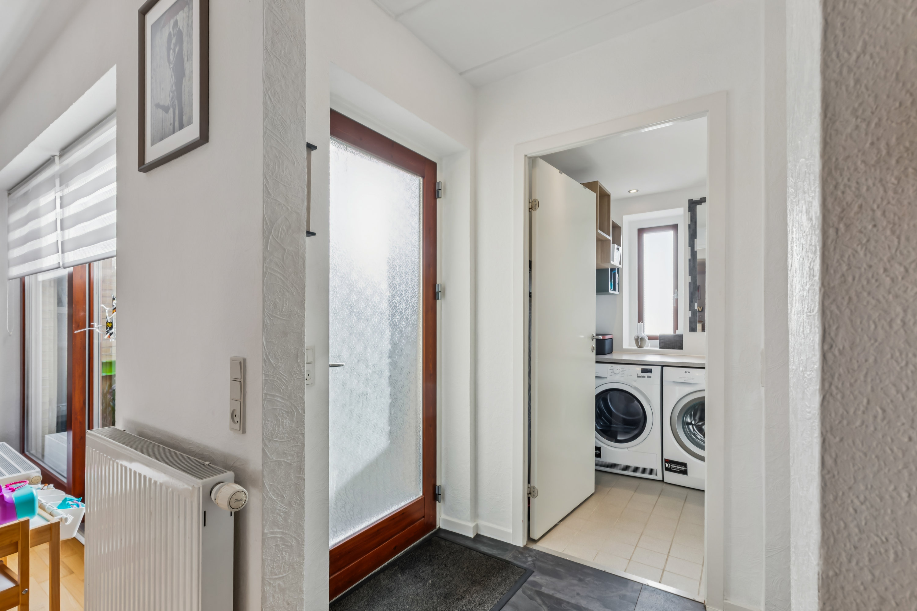 Fremhævet entré billede i fuldskærmstilstand. Billede af Skjeberg Alle 23, Høje Taastrup, 2630 Taastrup