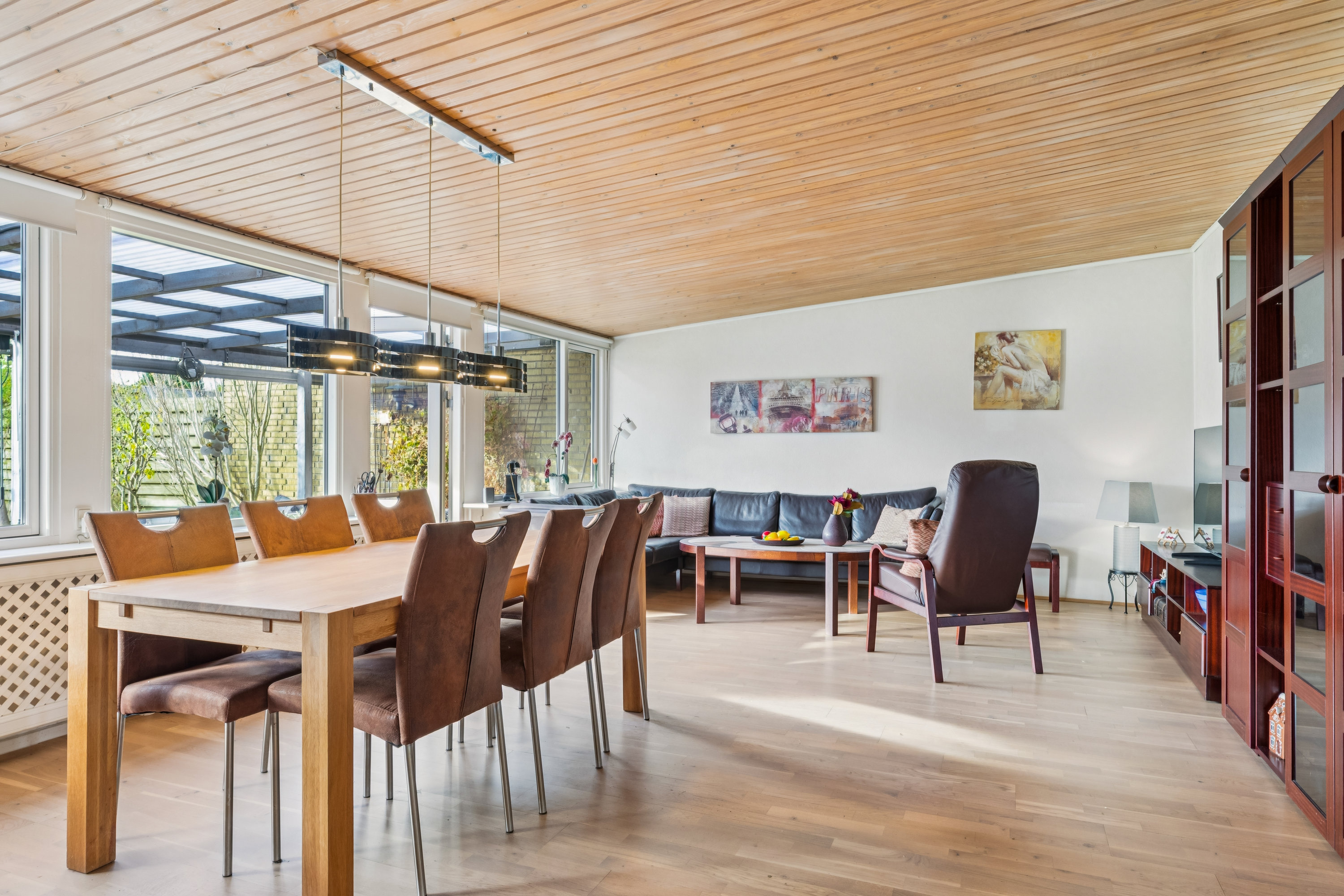 Fremhævet stue billede i fuldskærmstilstand. Billede af H P Olsens Vænge 17, 2630 Taastrup