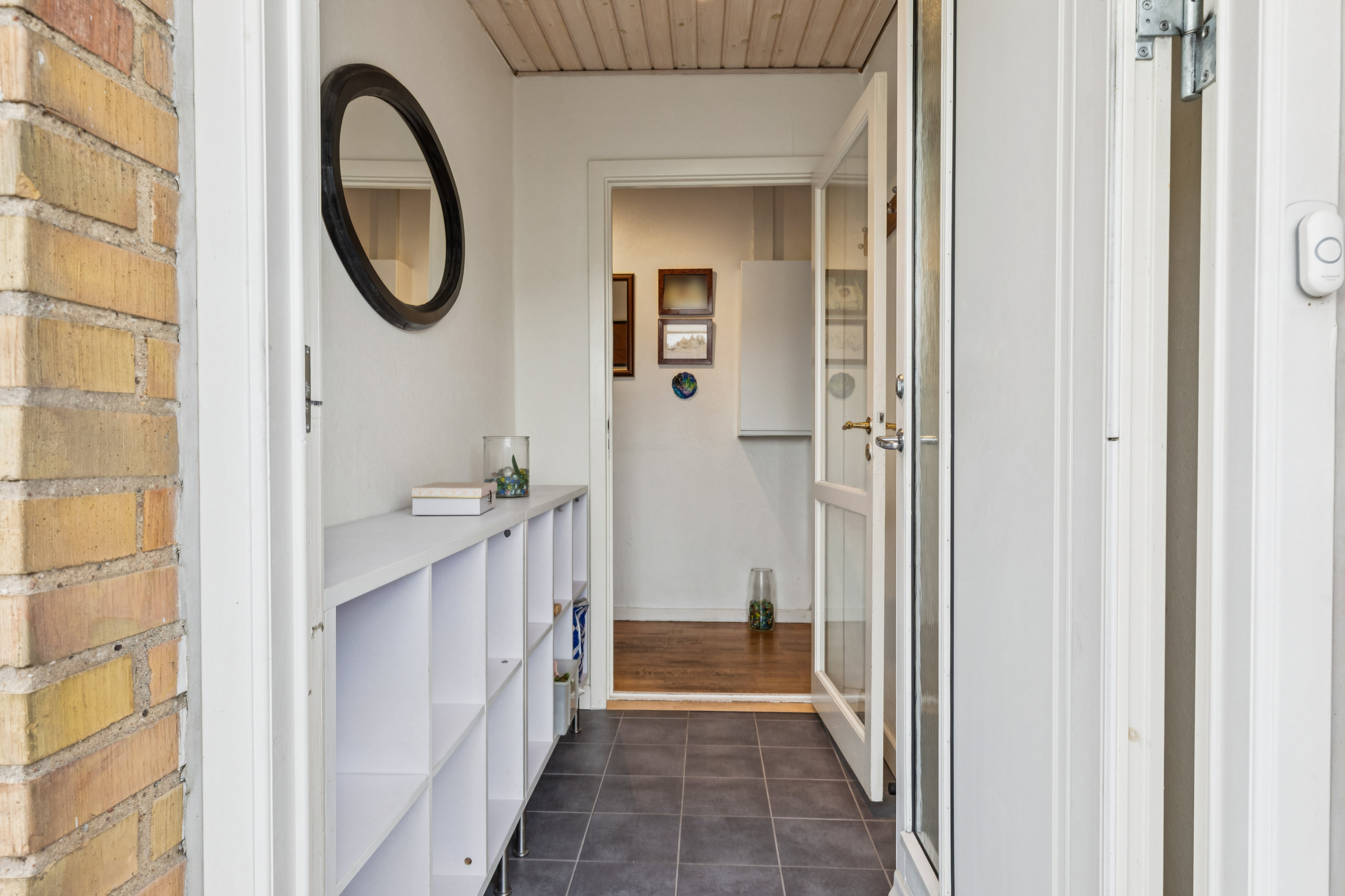 Fremhævet gang billede i fuldskærmstilstand. Billede af H P Olsens Vænge 17, 2630 Taastrup