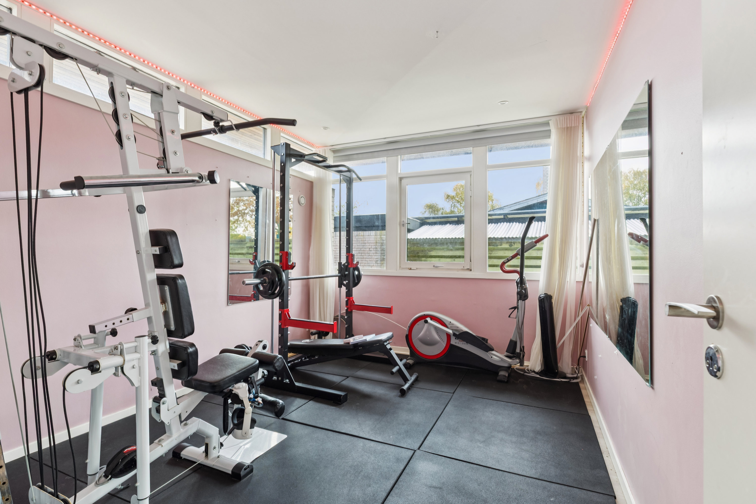 Fremhævet entré billede i fuldskærmstilstand. Billede af Hegnstoften 5, 2630 Taastrup