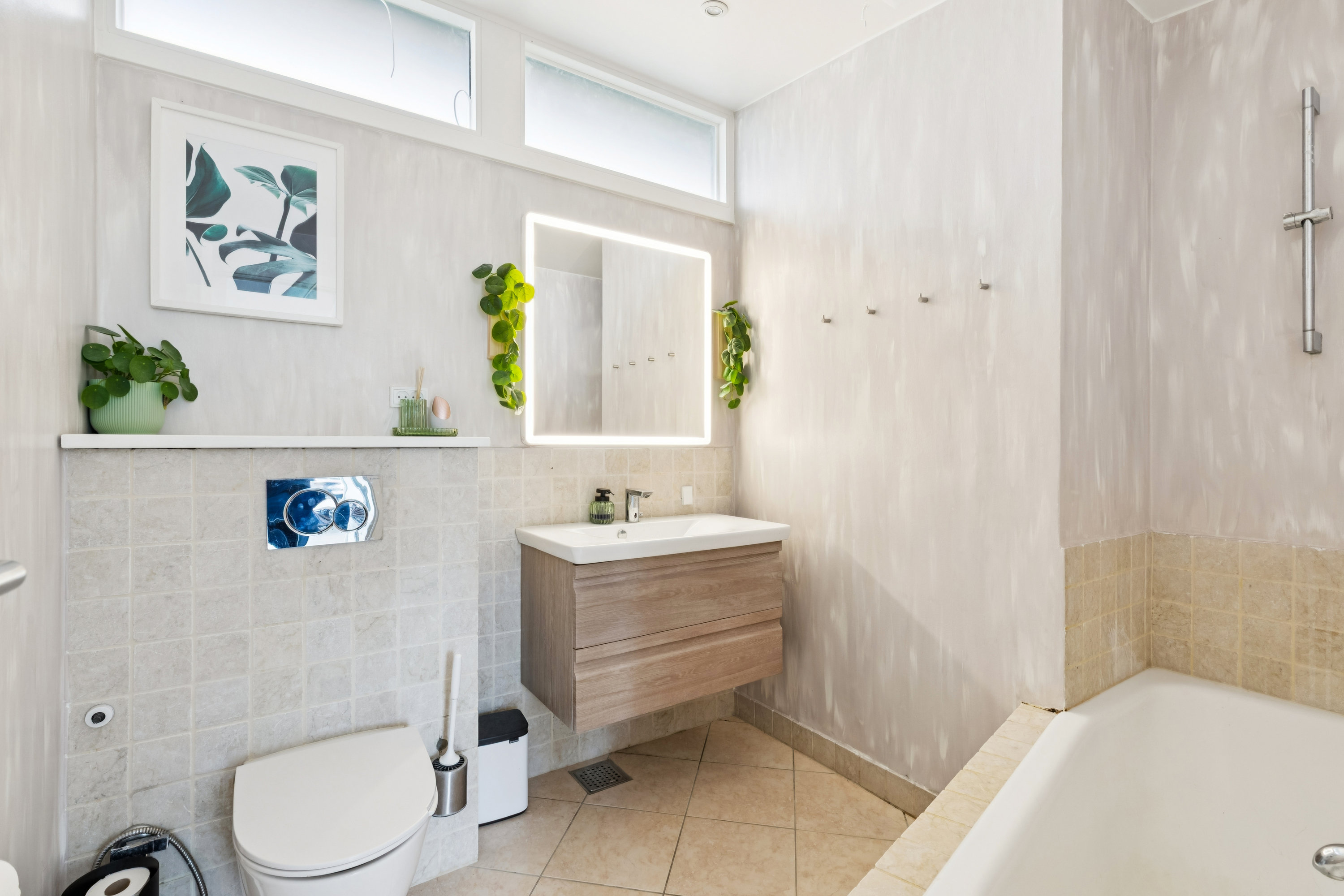 Fremhævet badeværelse billede i fuldskærmstilstand. Billede af Hegnstoften 5, 2630 Taastrup