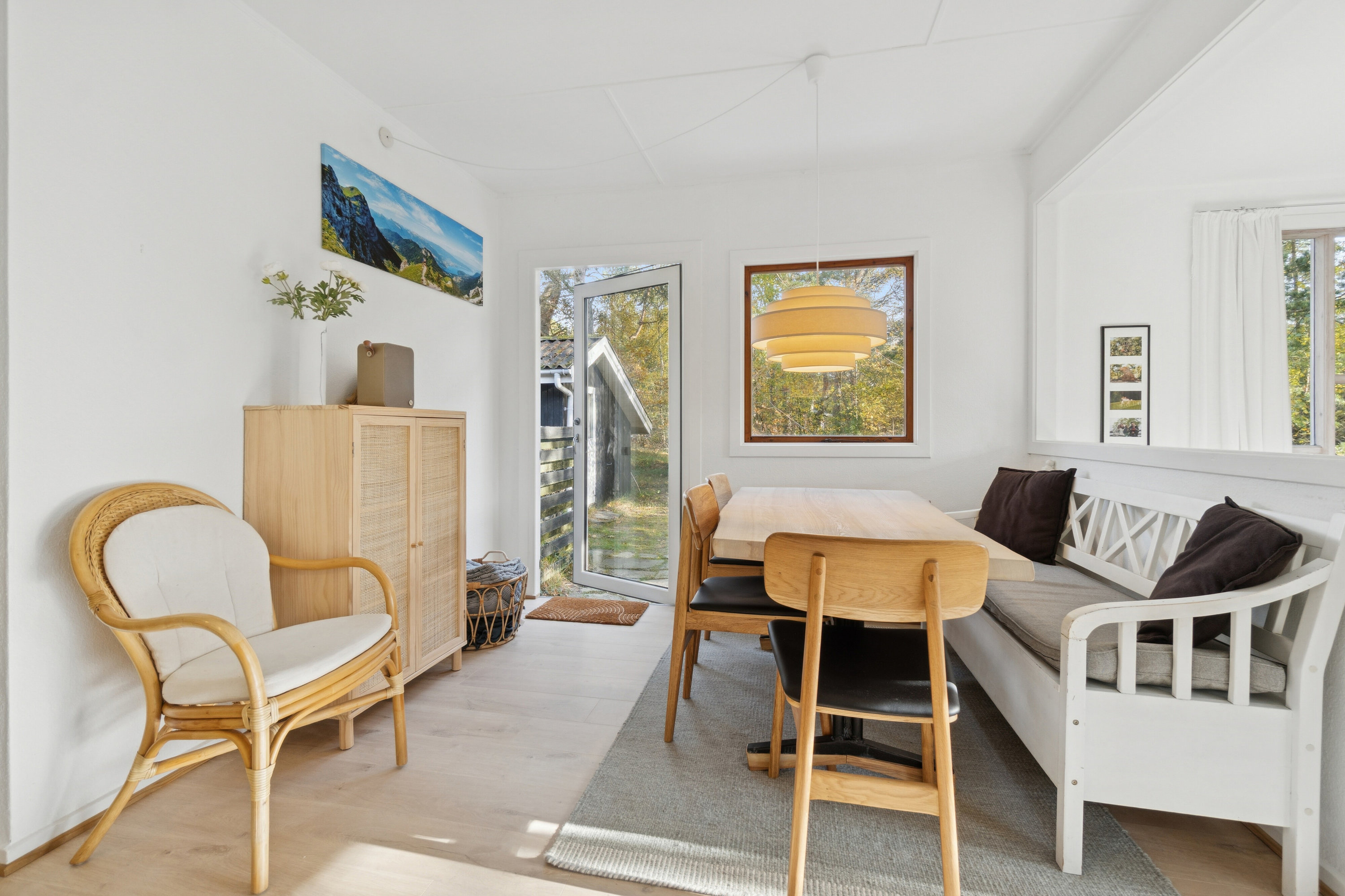 Fremhævet stue billede i fuldskærmstilstand. Billede af Vigen 2, Snogebæk, 3730 Nexø